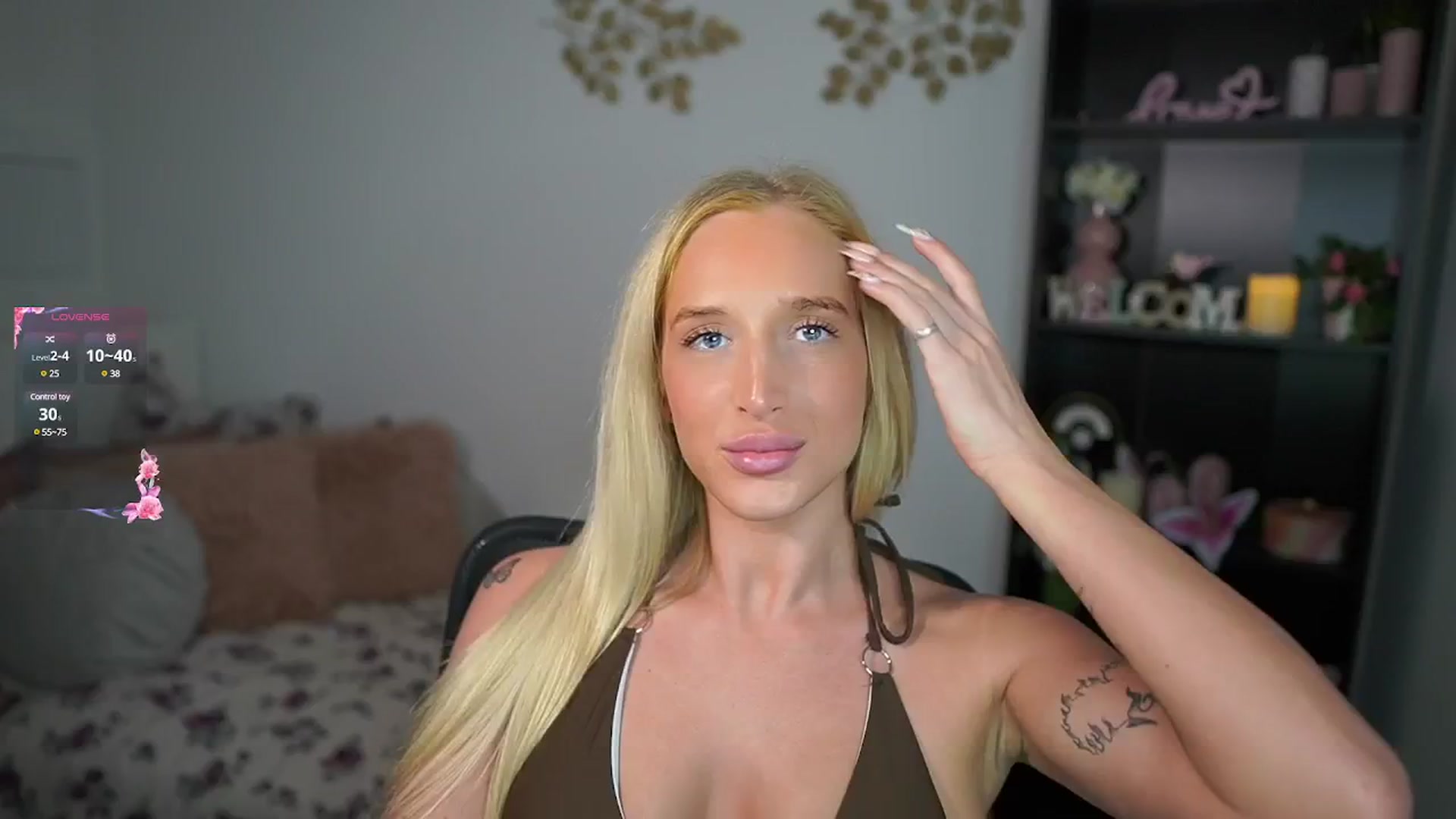 Gallery image thumbnail from NicoletteShea's myfreecams stream on, 09/22/2024, 15:22 image 10 of 20