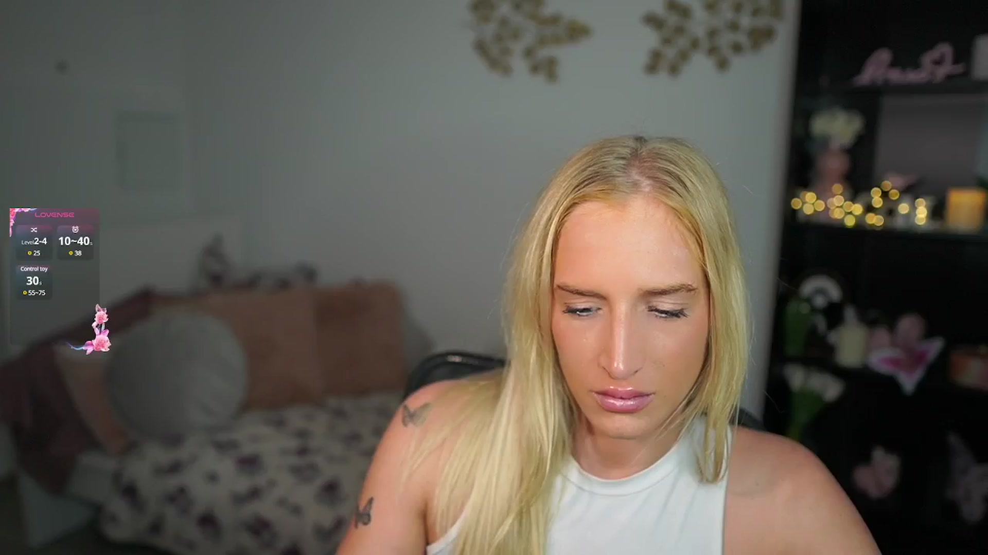 Gallery image thumbnail from NicoletteShea's myfreecams stream on, 09/23/2024, 14:36 image 2 of 20