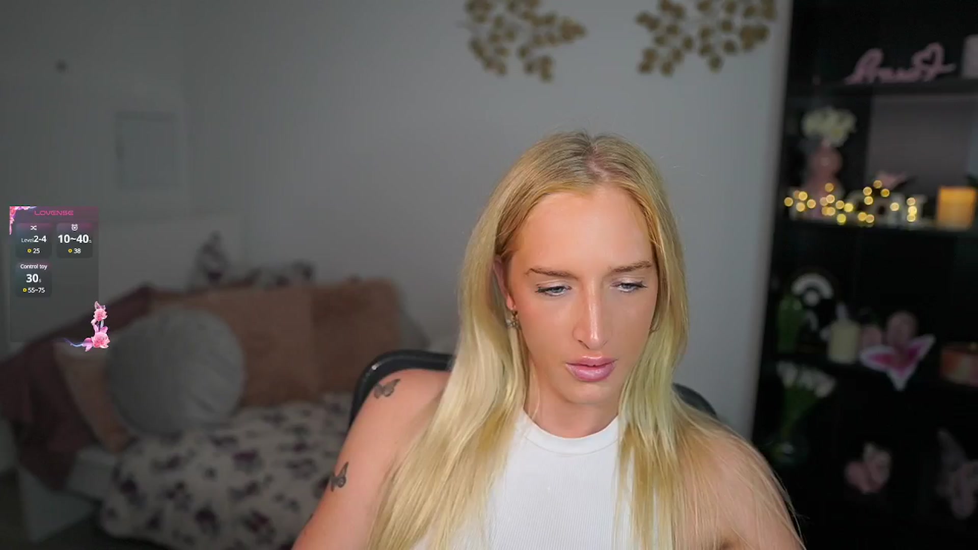 Gallery image thumbnail from NicoletteShea's myfreecams stream on, 09/23/2024, 14:36 image 6 of 20
