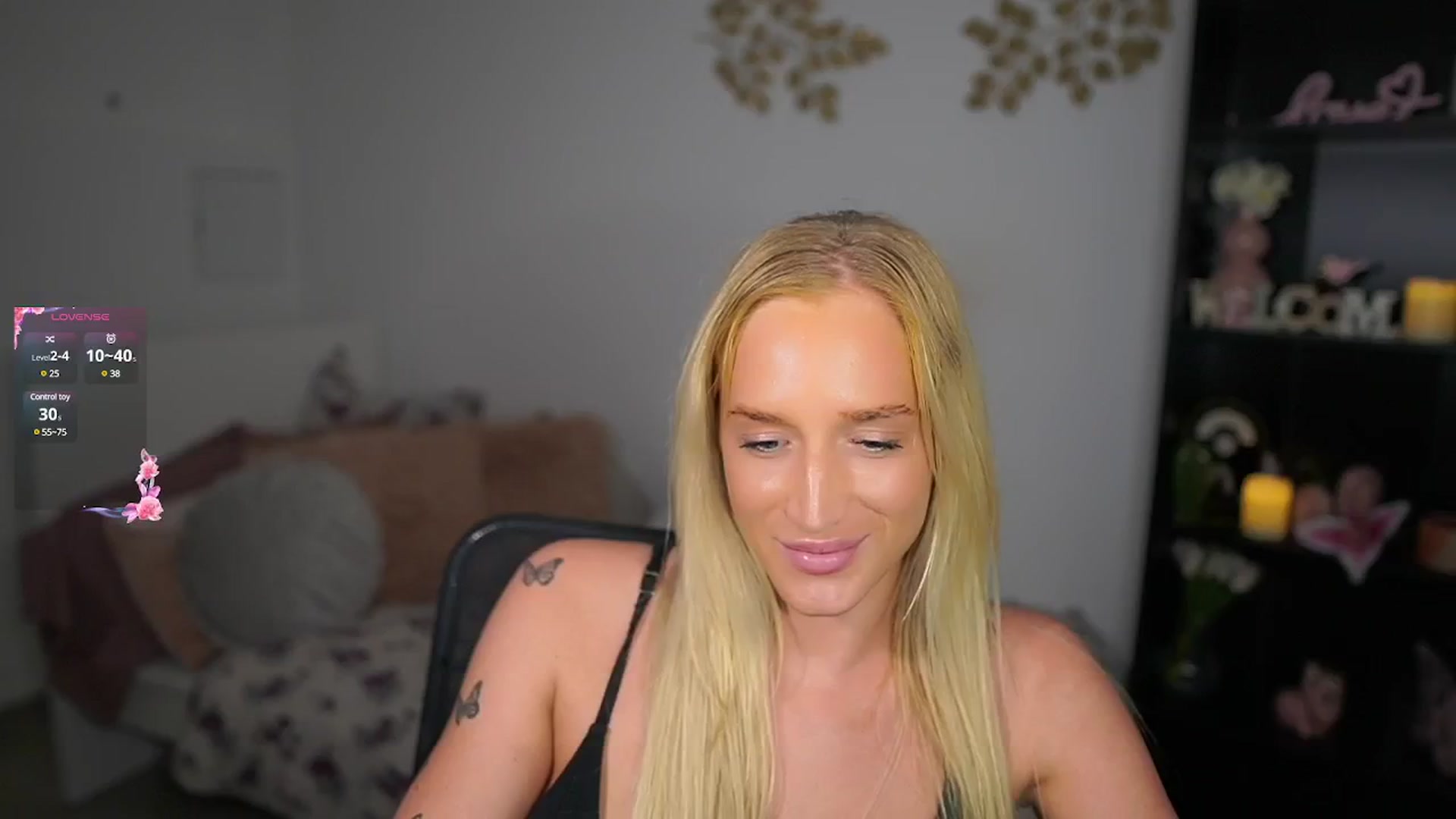 Gallery image thumbnail from NicoletteShea's myfreecams stream on, 09/24/2024, 16:33 image 6 of 20