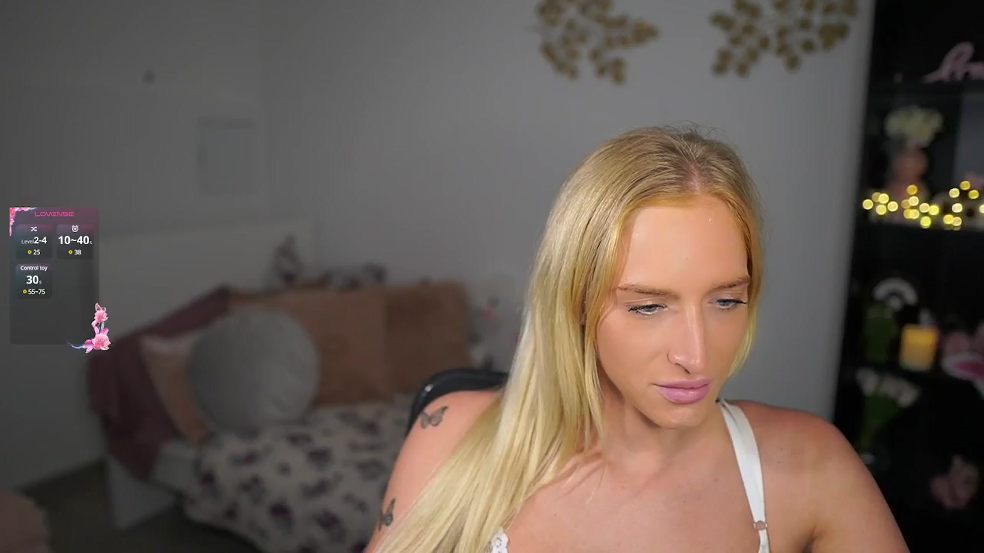 Gallery image thumbnail from NicoletteShea's myfreecams stream on, 10/07/2024, 15:37 image 18 of 20