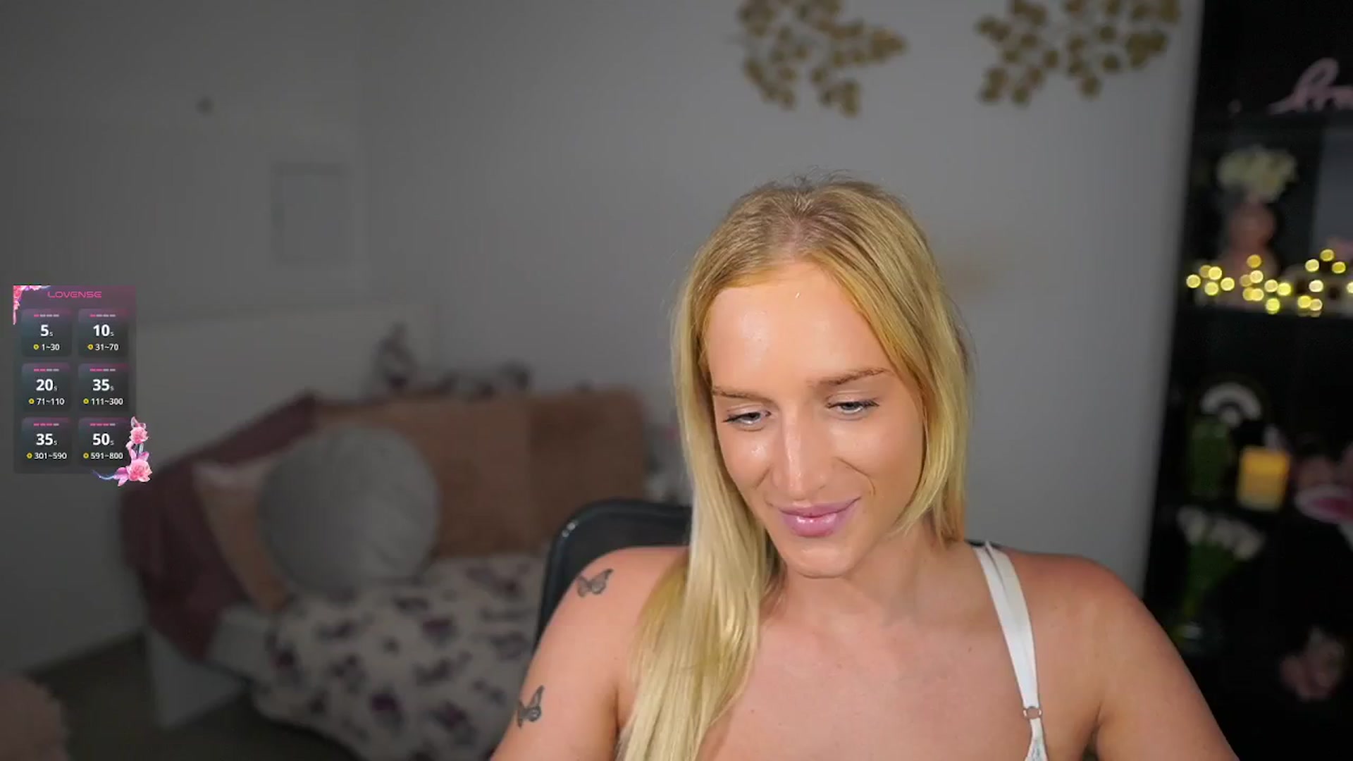 Gallery image thumbnail from NicoletteShea's myfreecams stream on, 10/07/2024, 15:37 image 19 of 20