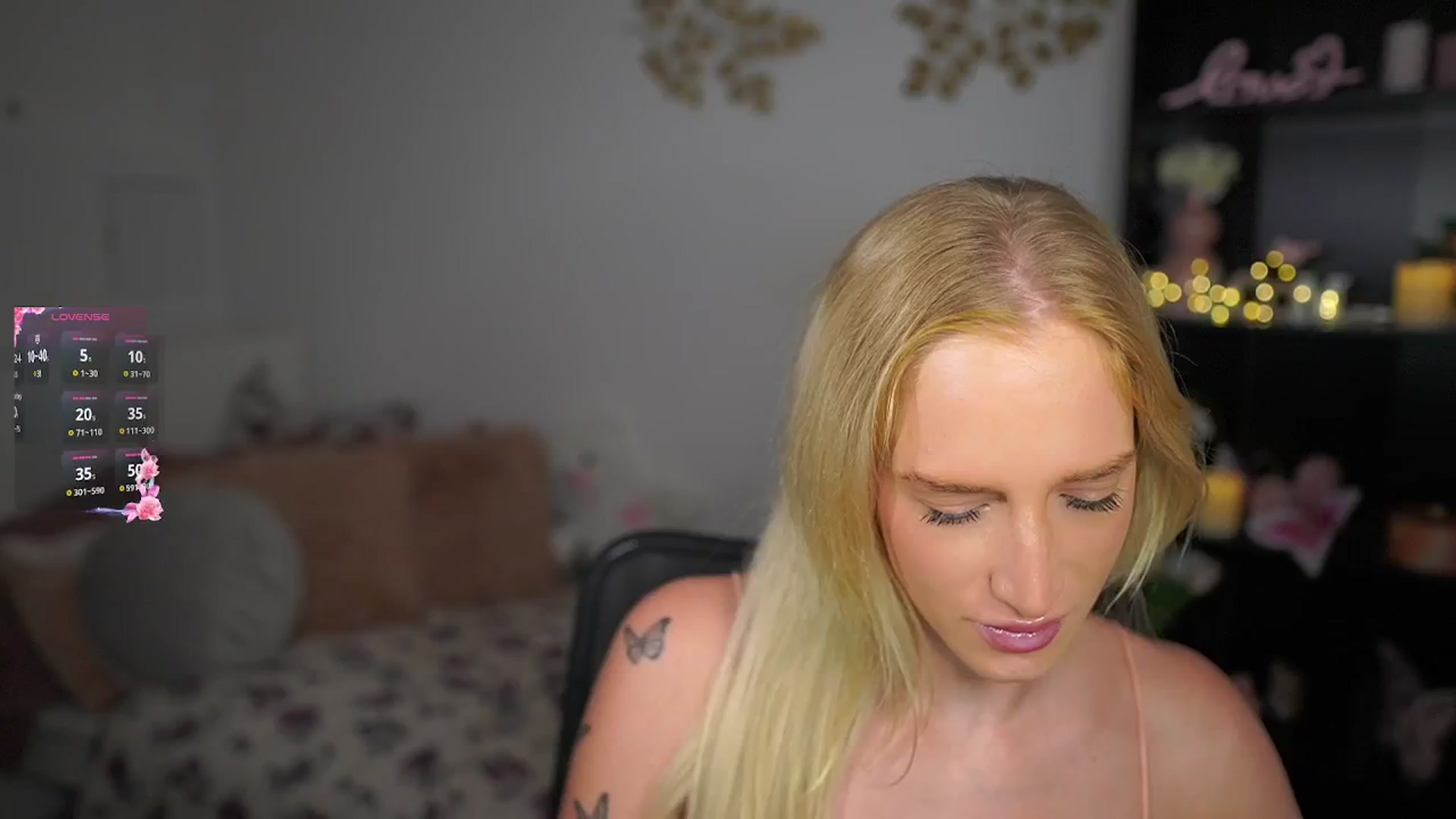 Gallery image thumbnail from NicoletteShea's myfreecams stream on, 10/16/2024, 14:07 image 2 of 20