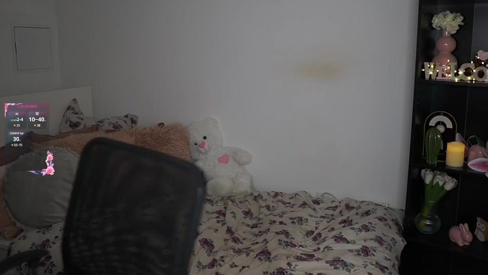 Gallery image thumbnail from NicoletteShea's myfreecams stream on, 10/16/2024, 16:01 image 6 of 20
