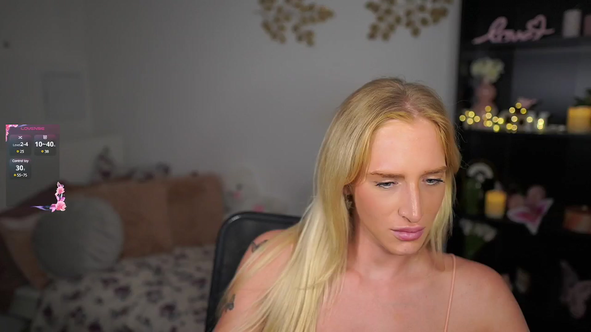 Gallery image thumbnail from NicoletteShea's myfreecams stream on, 10/16/2024, 16:01 image 13 of 20