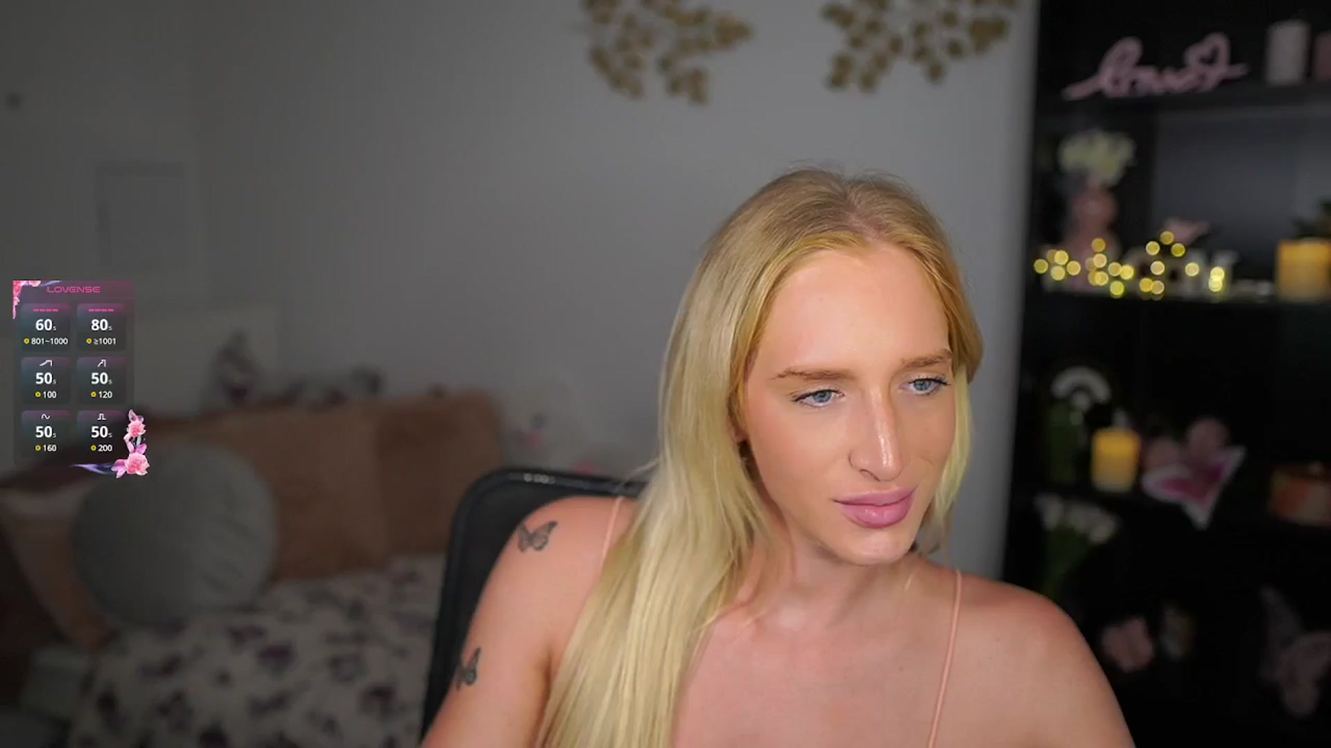 Gallery image thumbnail from NicoletteShea's myfreecams stream on, 10/16/2024, 16:01 image 12 of 20