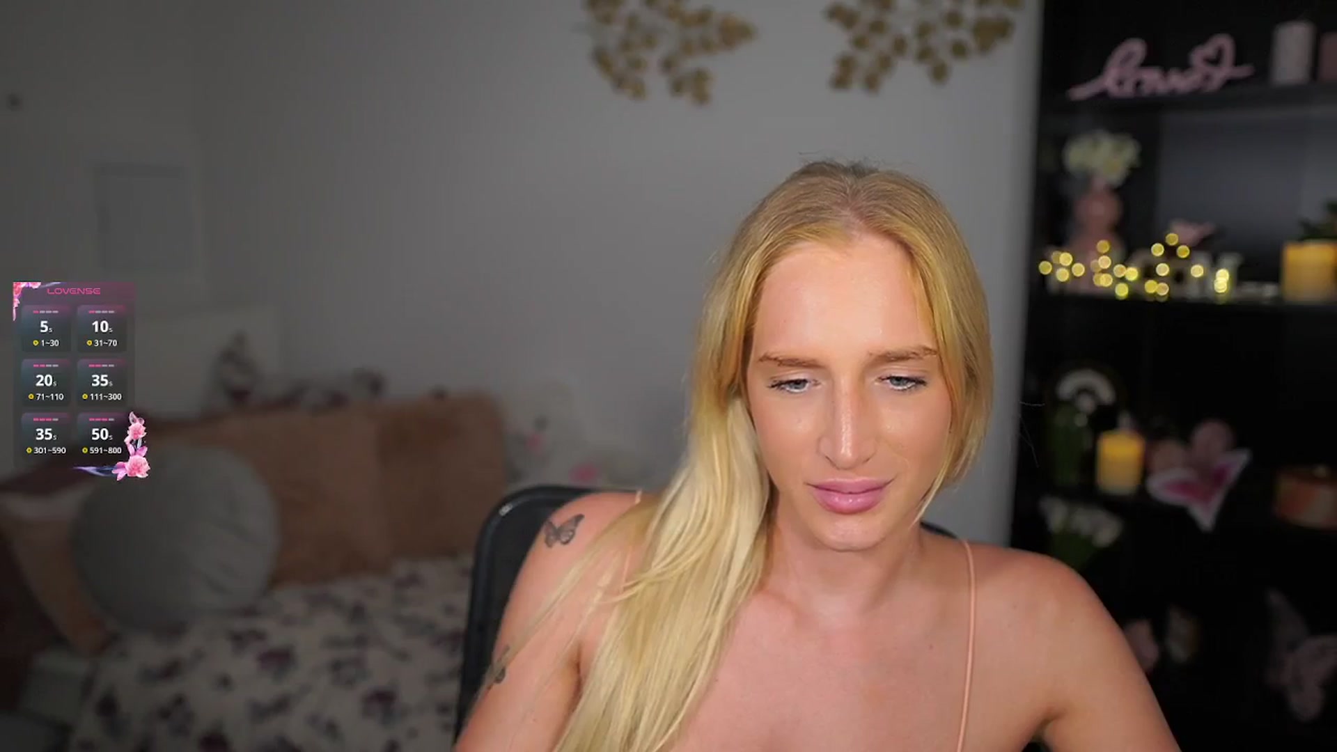 Gallery image thumbnail from NicoletteShea's myfreecams stream on, 10/16/2024, 16:01 image 14 of 20