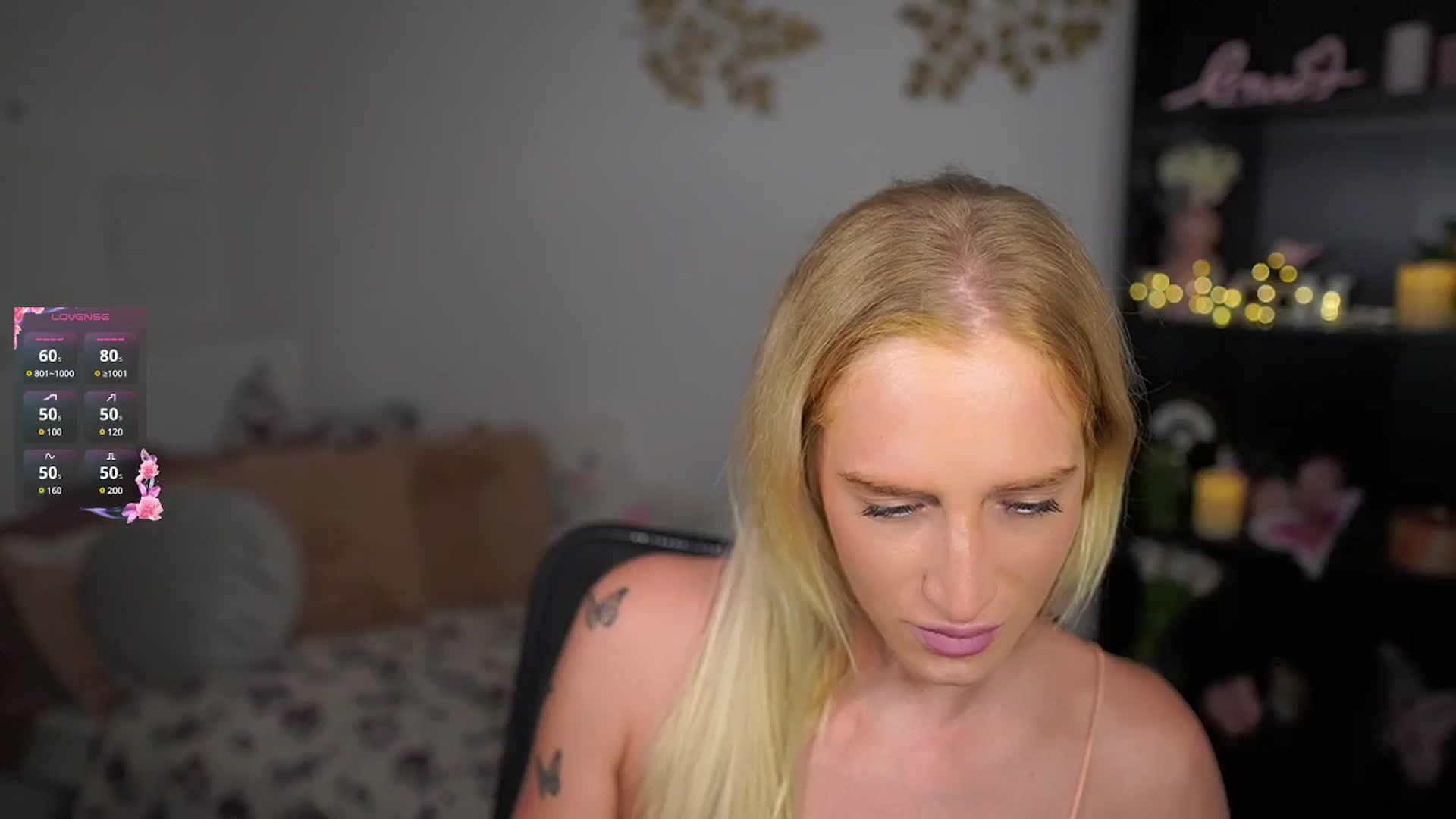 Gallery image thumbnail from NicoletteShea's myfreecams stream on, 10/16/2024, 16:01 image 8 of 20