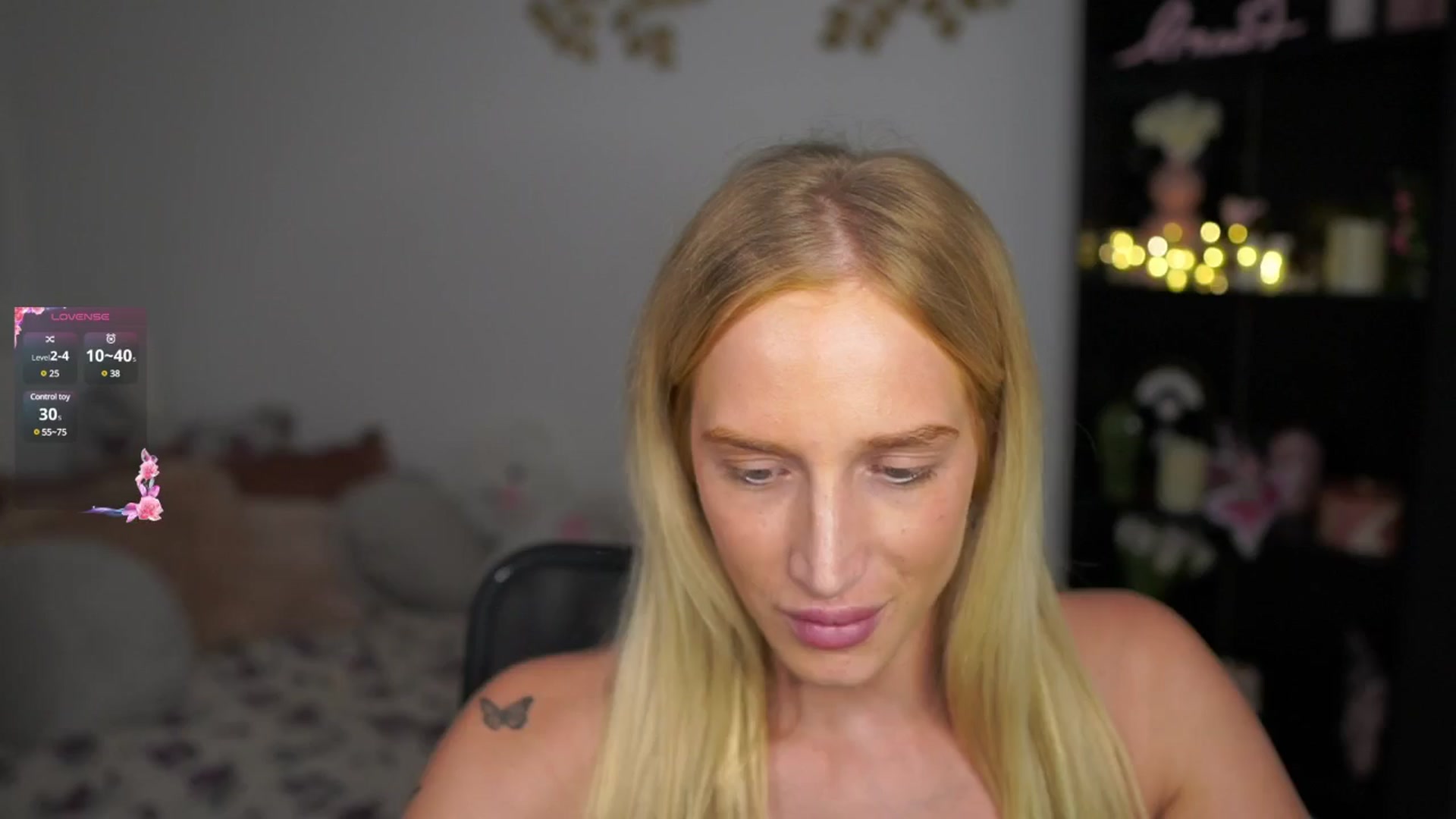 Gallery image thumbnail from NicoletteShea's myfreecams stream on, 11/14/2024, 14:10 image 19 of 20