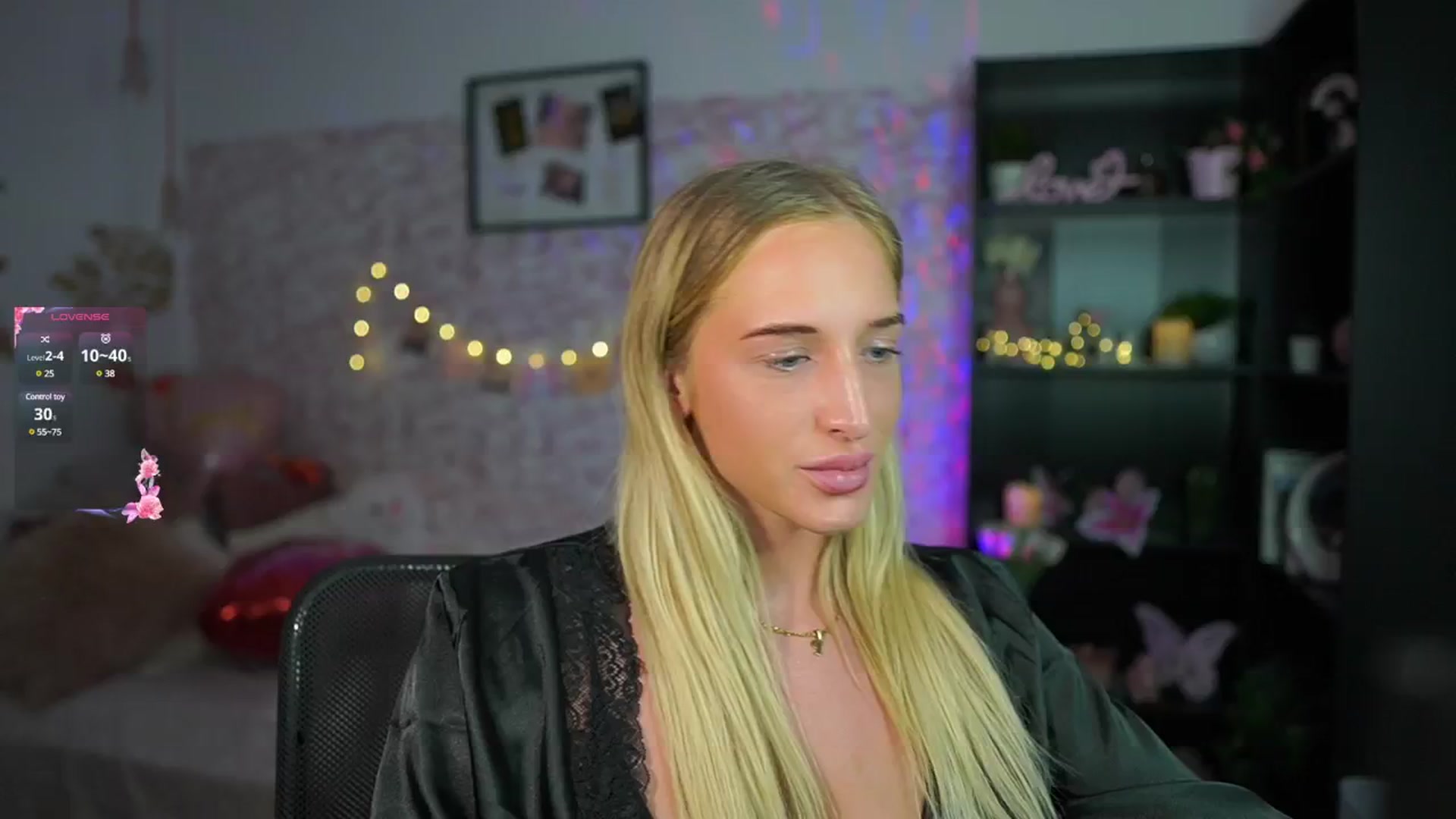 Gallery image thumbnail from NicoletteShea's myfreecams stream on, 02/14/2025, 14:03 image 12 of 20