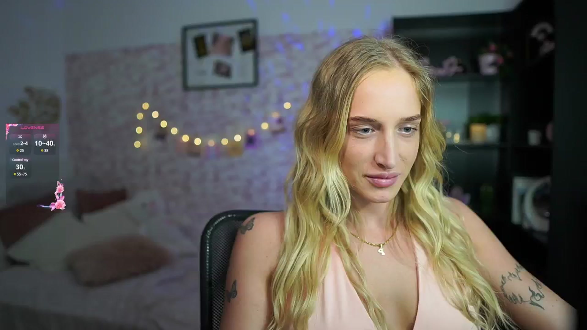 Gallery image thumbnail from NicoletteShea's myfreecams stream on, 02/17/2025, 18:54 image 13 of 20