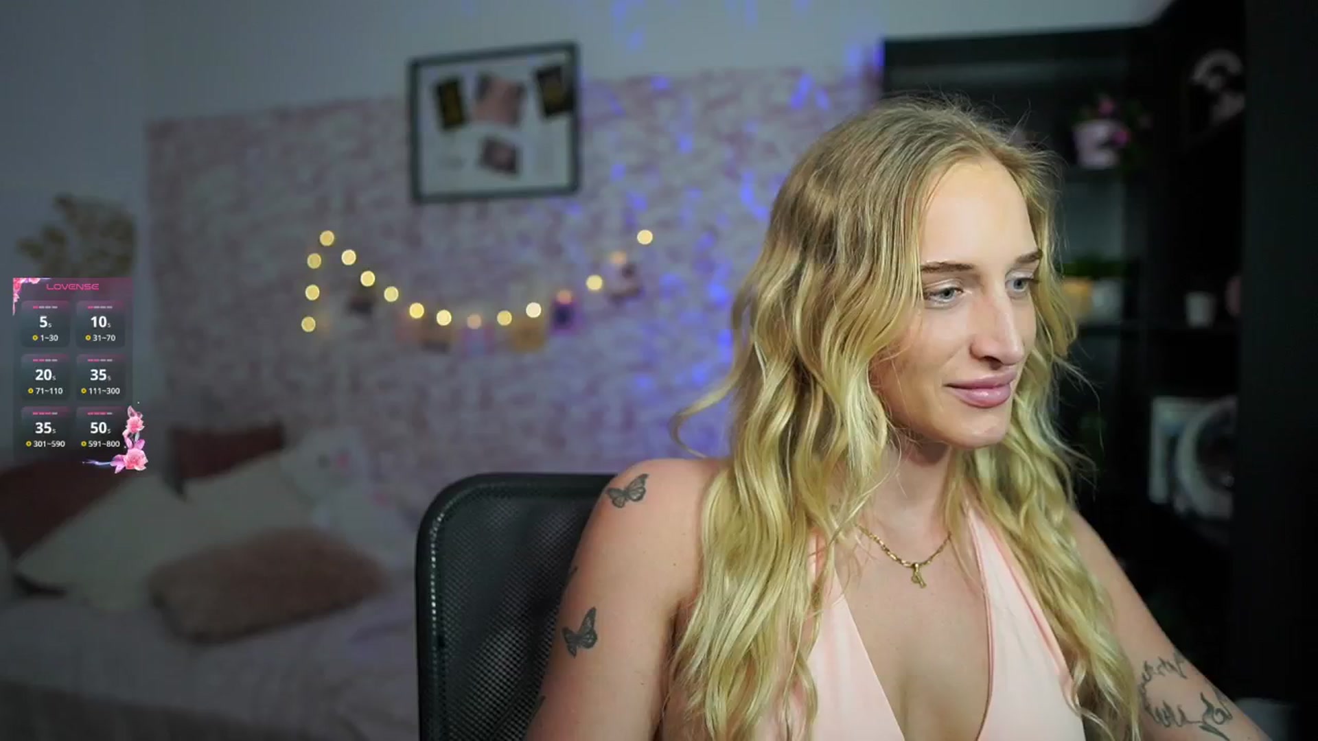 Gallery image thumbnail from NicoletteShea's myfreecams stream on, 02/17/2025, 18:54 image 9 of 20