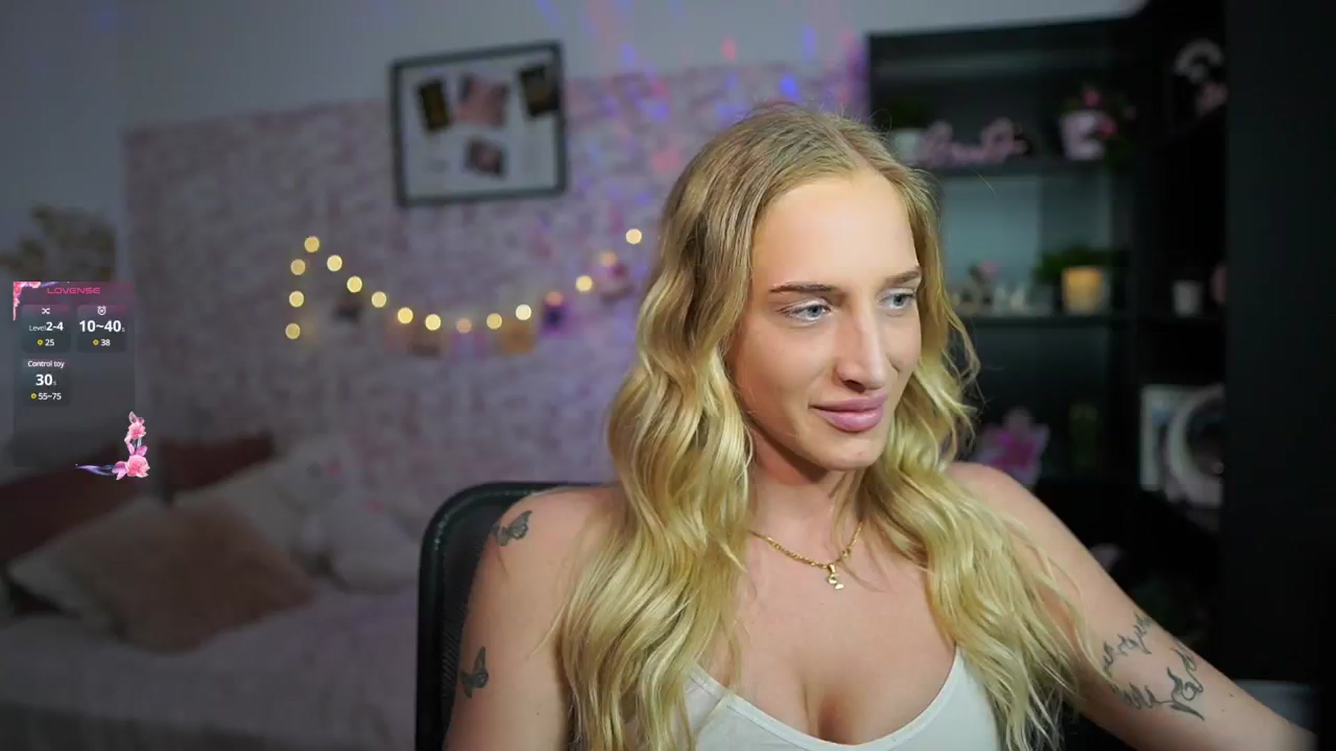 Gallery image thumbnail from NicoletteShea's myfreecams stream on, 02/18/2025, 17:50 image 9 of 20
