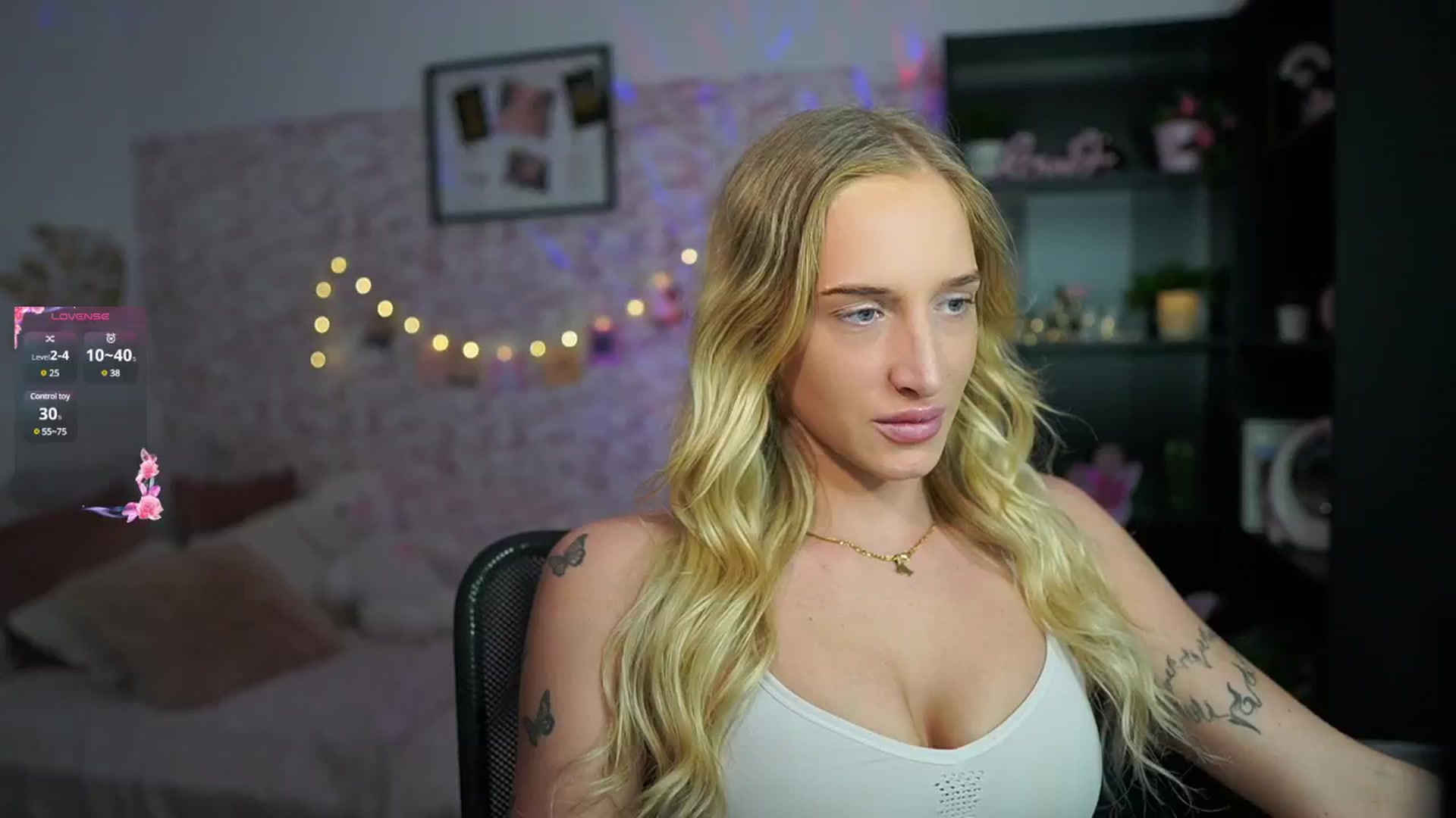 Gallery image thumbnail from NicoletteShea's myfreecams stream on, 02/18/2025, 17:50 image 2 of 20