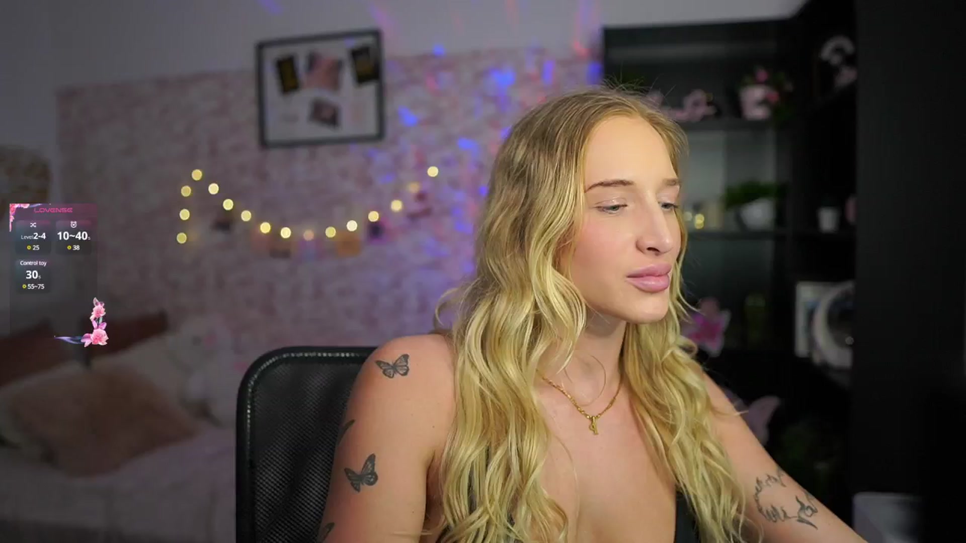 Gallery image thumbnail from NicoletteShea's myfreecams stream on, 02/19/2025, 19:03 image 4 of 20