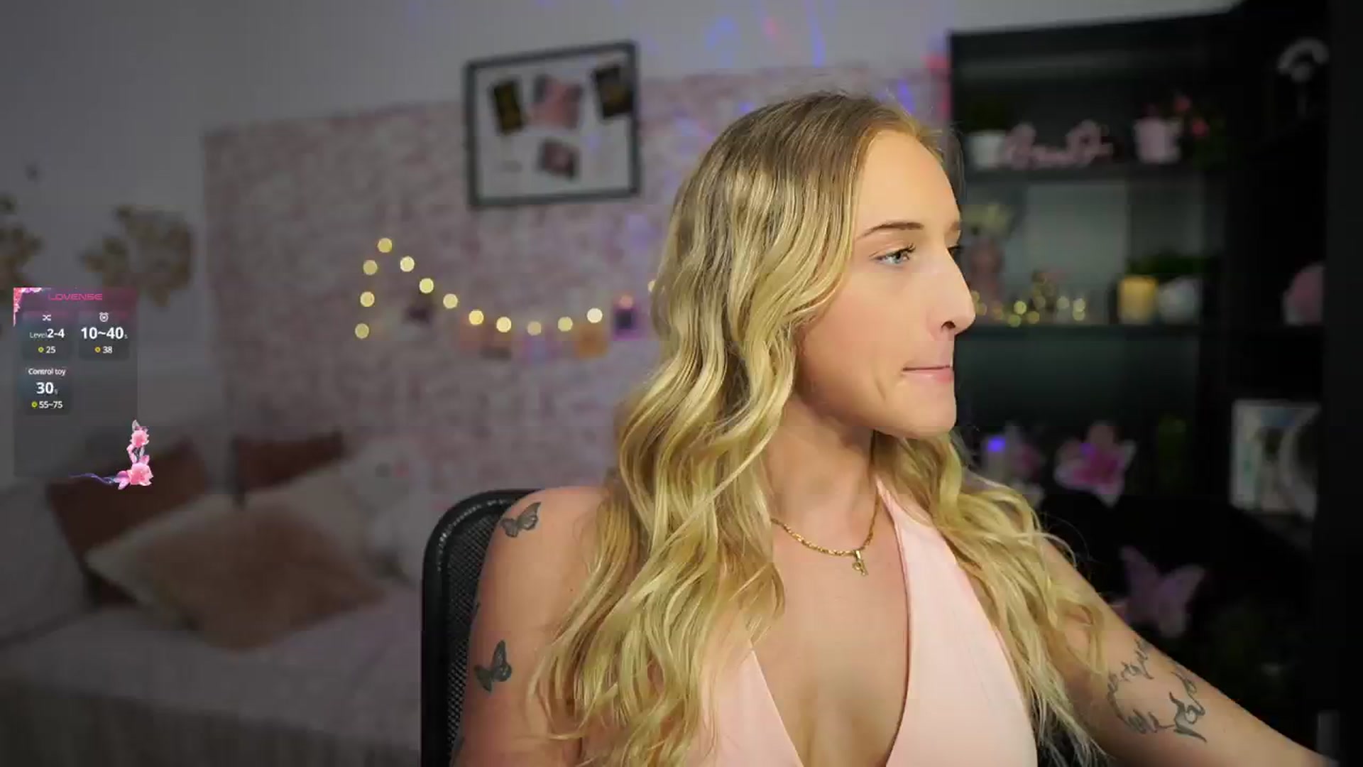 Gallery image thumbnail from NicoletteShea's myfreecams stream on, 02/20/2025, 12:17 image 13 of 20
