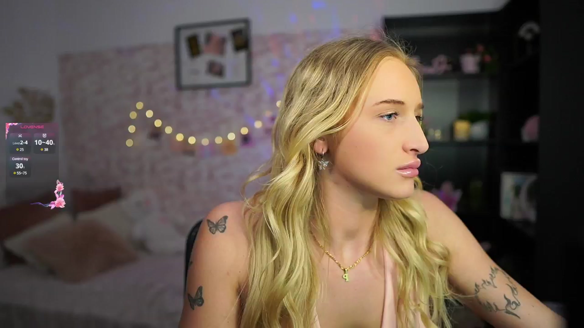 Gallery image thumbnail from NicoletteShea's myfreecams stream on, 02/20/2025, 12:17 image 19 of 20