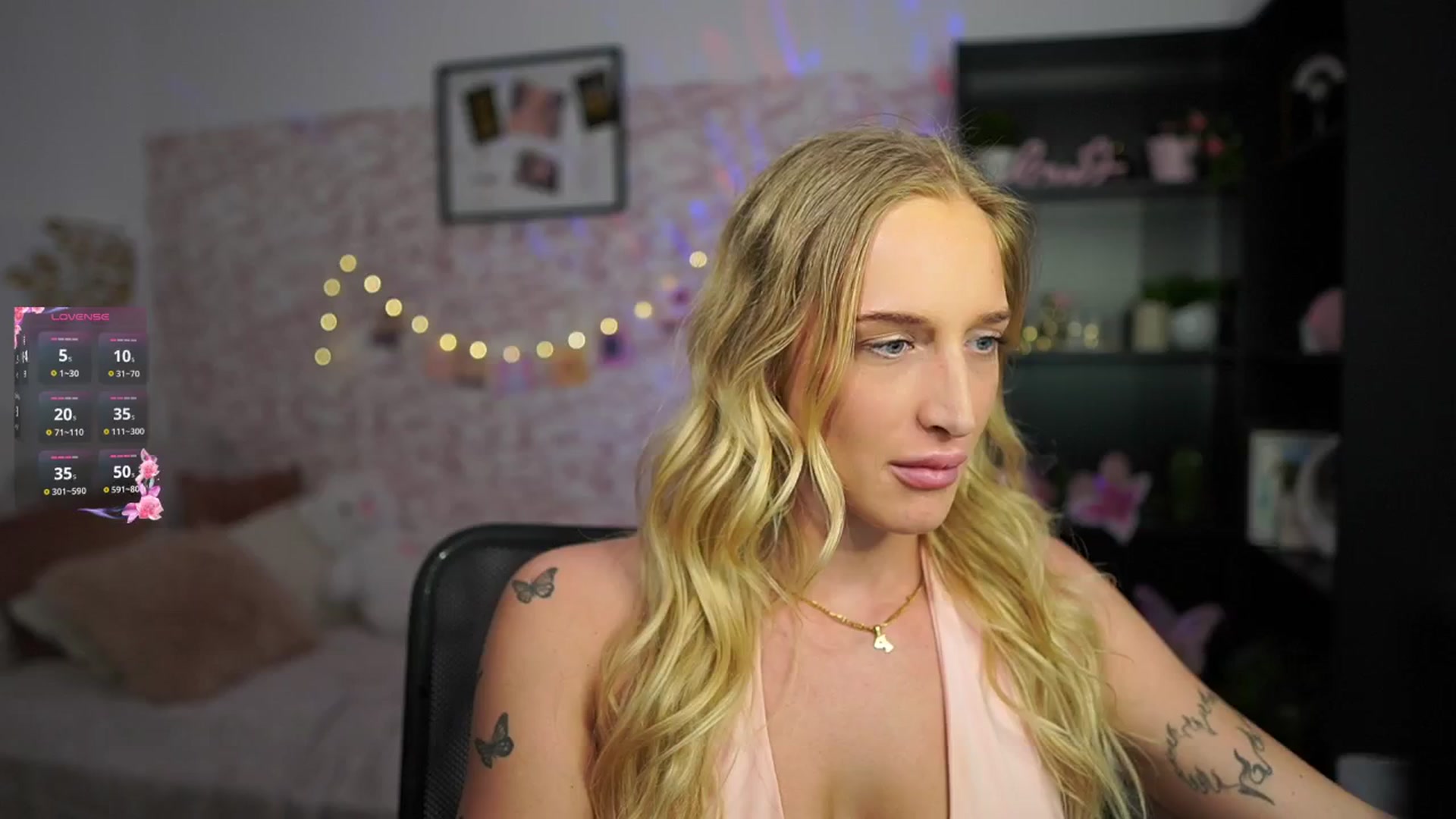 Gallery image thumbnail from NicoletteShea's myfreecams stream on, 02/20/2025, 14:00 image 19 of 20