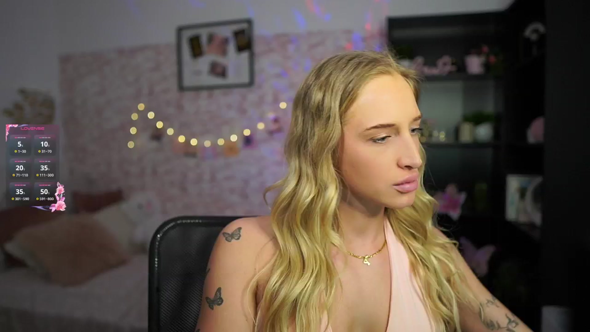 Gallery image thumbnail from NicoletteShea's myfreecams stream on, 02/20/2025, 14:00 image 5 of 20