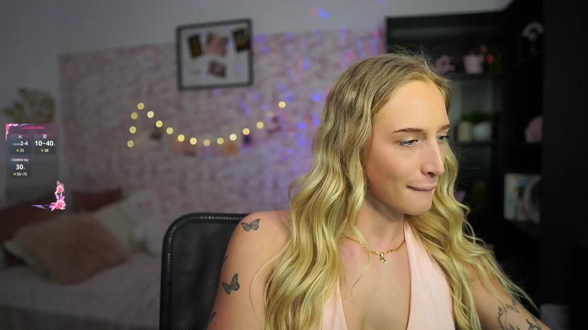Gallery image thumbnail from NicoletteShea's myfreecams stream on, 02/20/2025, 14:00 image 6 of 20