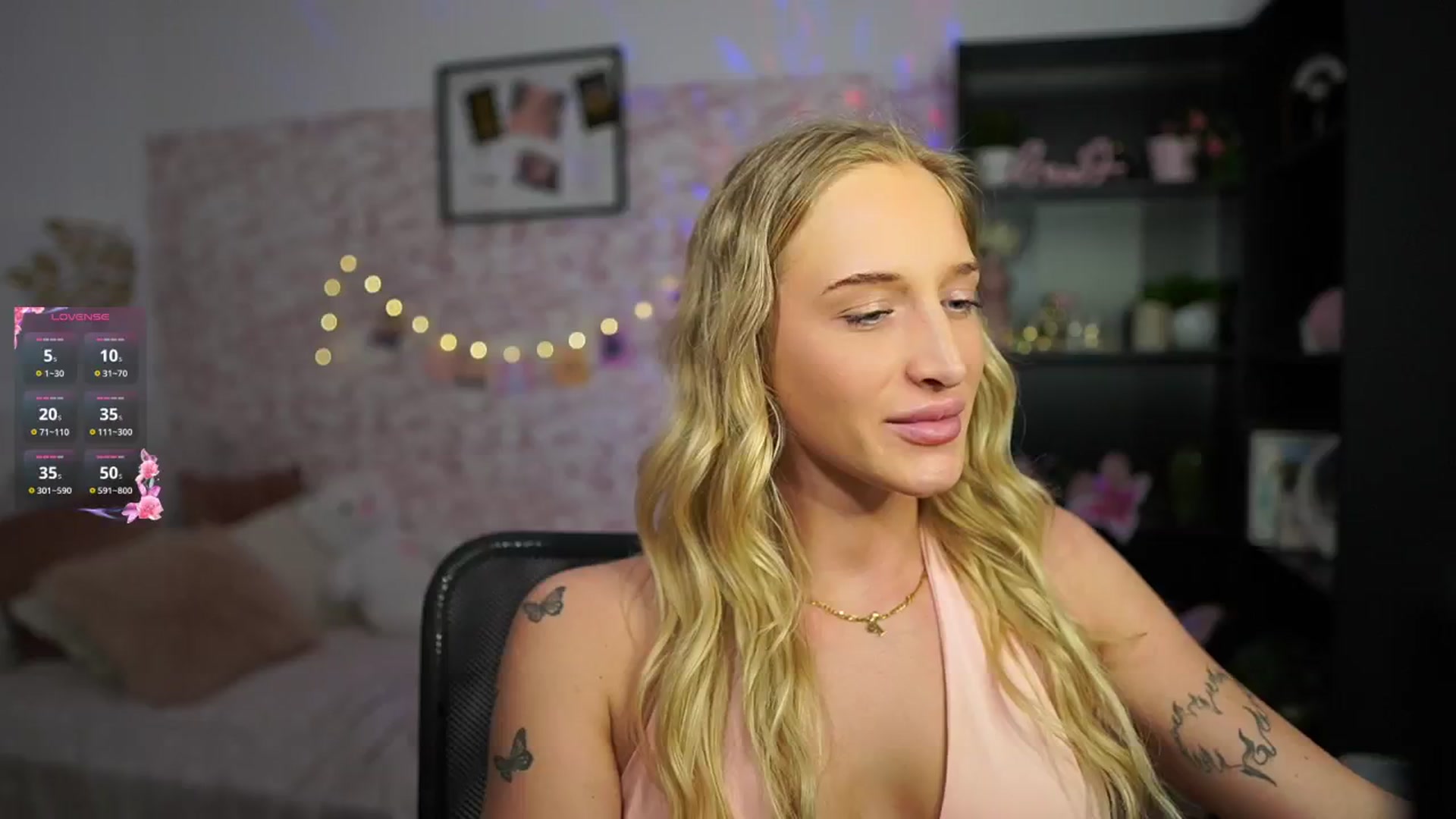 Gallery image thumbnail from NicoletteShea's myfreecams stream on, 02/20/2025, 14:00 image 3 of 20