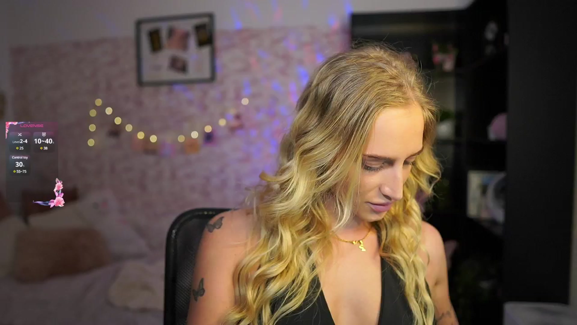 Gallery image thumbnail from NicoletteShea's myfreecams stream on, 02/28/2025, 11:56 image 9 of 20