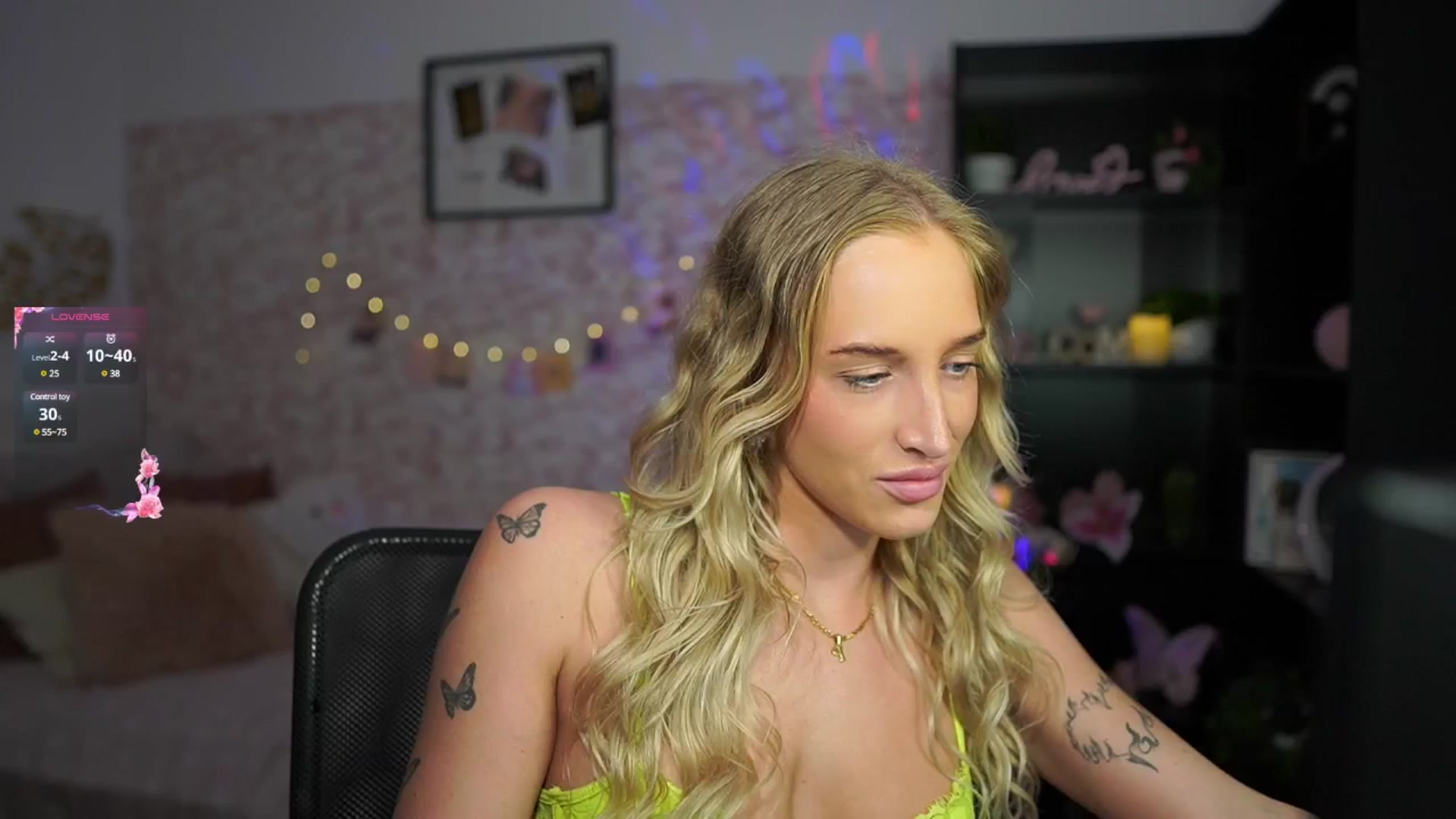 Gallery image thumbnail from NicoletteShea's myfreecams stream on, 03/11/2025, 13:59 image 2 of 20