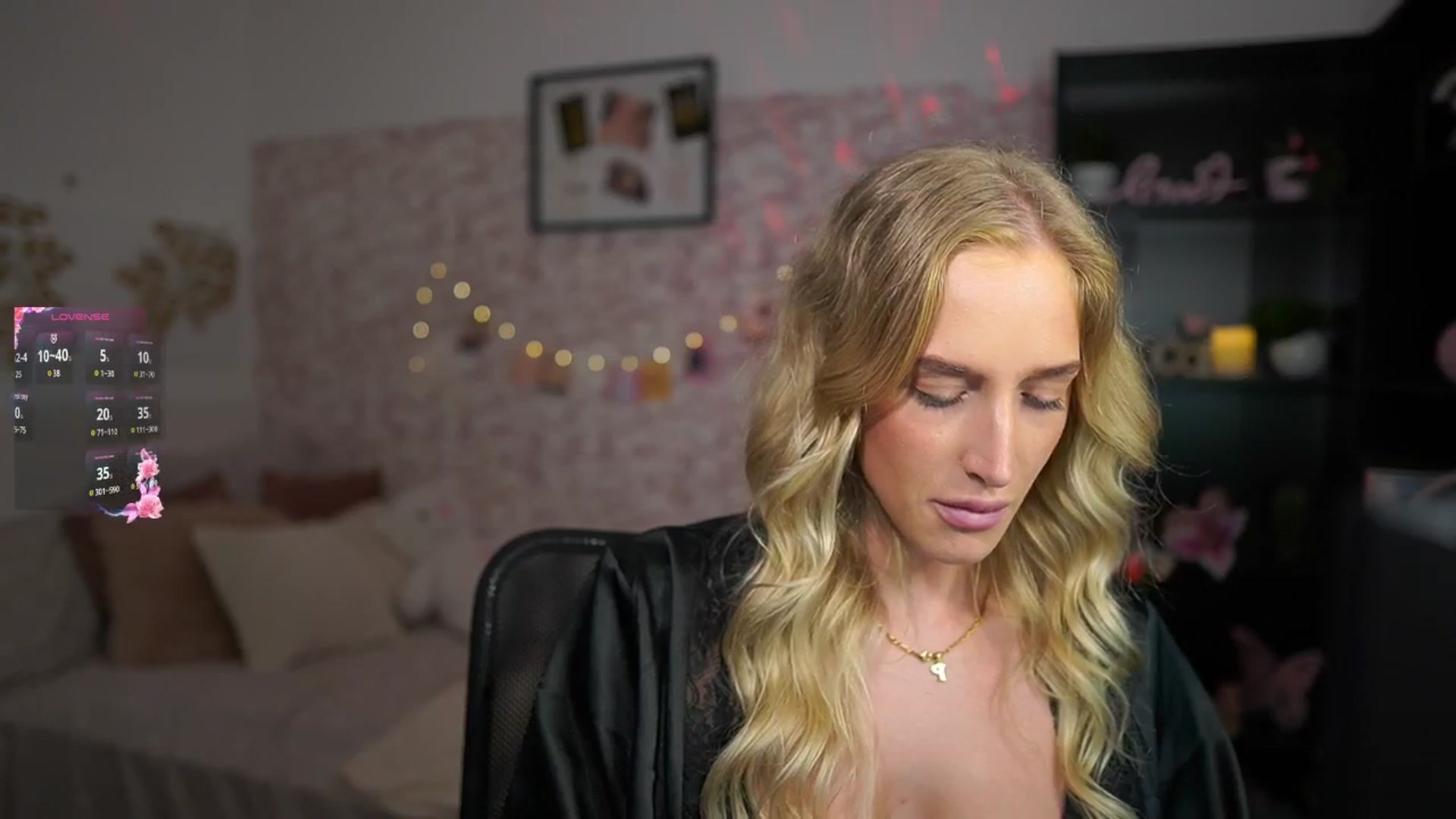 Gallery image thumbnail from NicoletteShea's myfreecams stream on, 03/15/2025, 12:09 image 19 of 20