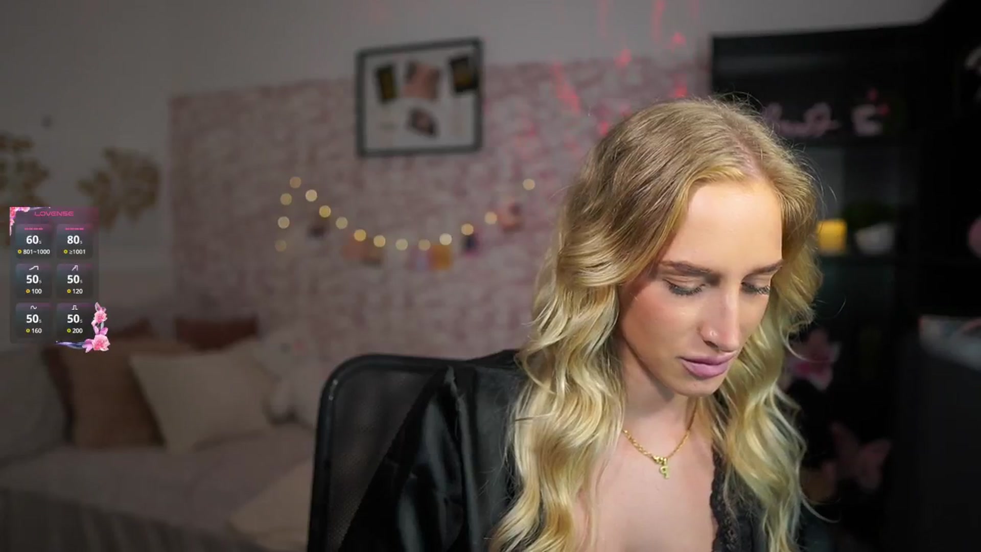 Gallery image thumbnail from NicoletteShea's myfreecams stream on, 03/15/2025, 12:09 image 20 of 20