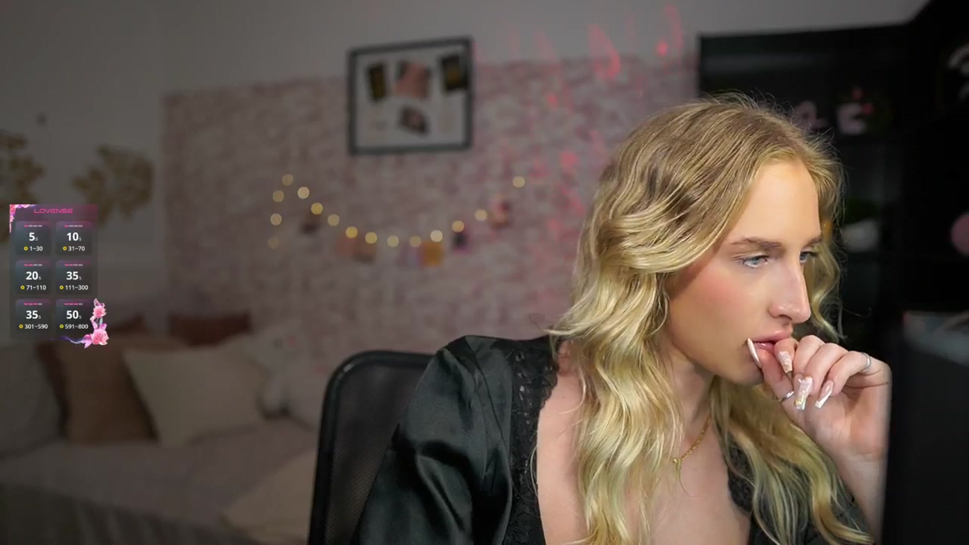 Gallery image thumbnail from NicoletteShea's myfreecams stream on, 03/15/2025, 12:09 image 3 of 20