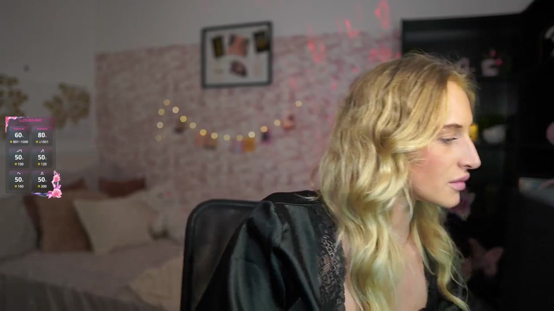 Gallery image thumbnail from NicoletteShea's myfreecams stream on, 03/15/2025, 14:09 image 5 of 20