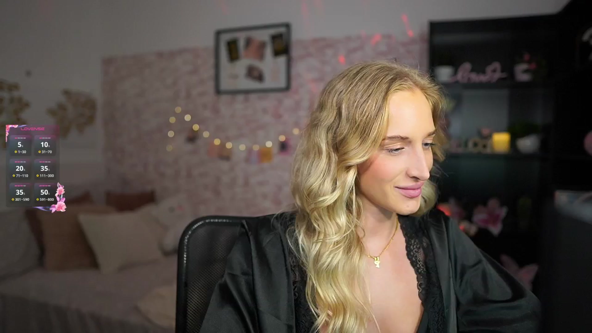 Gallery image thumbnail from NicoletteShea's myfreecams stream on, 03/15/2025, 14:09 image 1 of 20