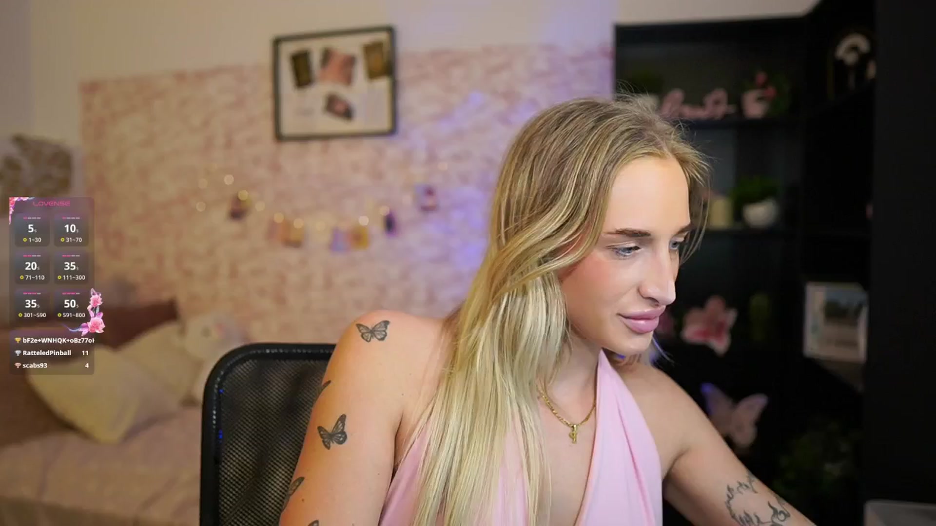 Gallery image thumbnail from NicoletteShea's myfreecams stream on, 03/27/2025, 11:26 image 18 of 20