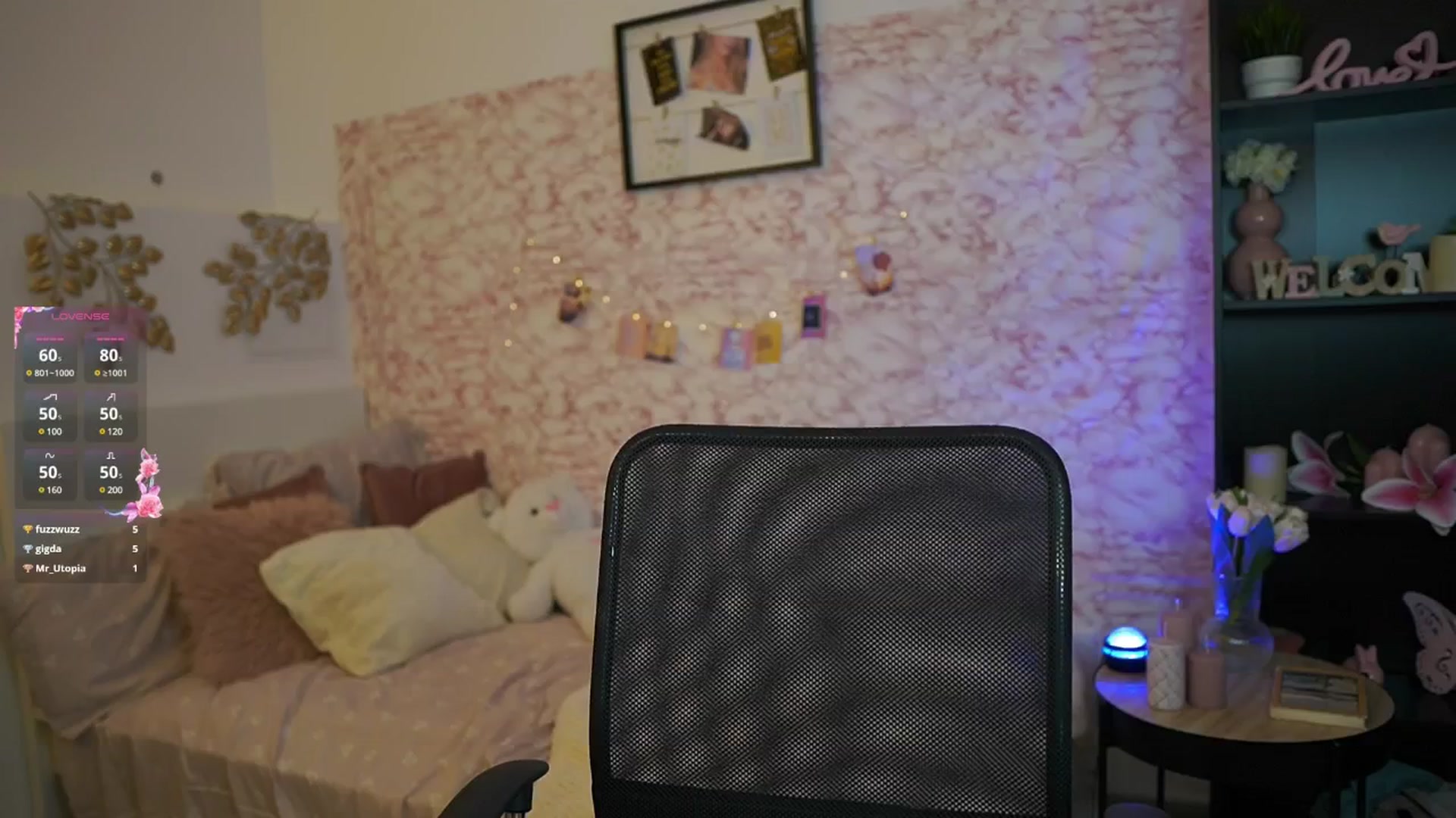 Gallery image thumbnail from NicoletteShea's myfreecams stream on, 04/02/2025, 16:03 image 12 of 20