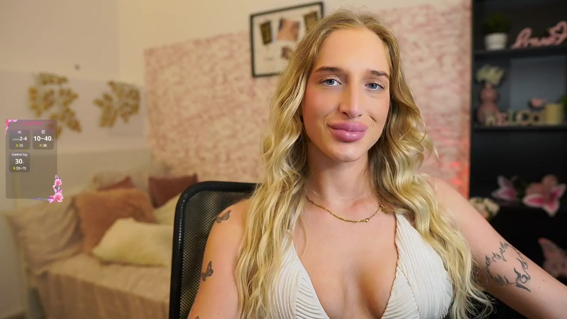 Gallery image thumbnail from NicoletteShea's myfreecams stream on, 04/23/2025, 15:20 image 17 of 20
