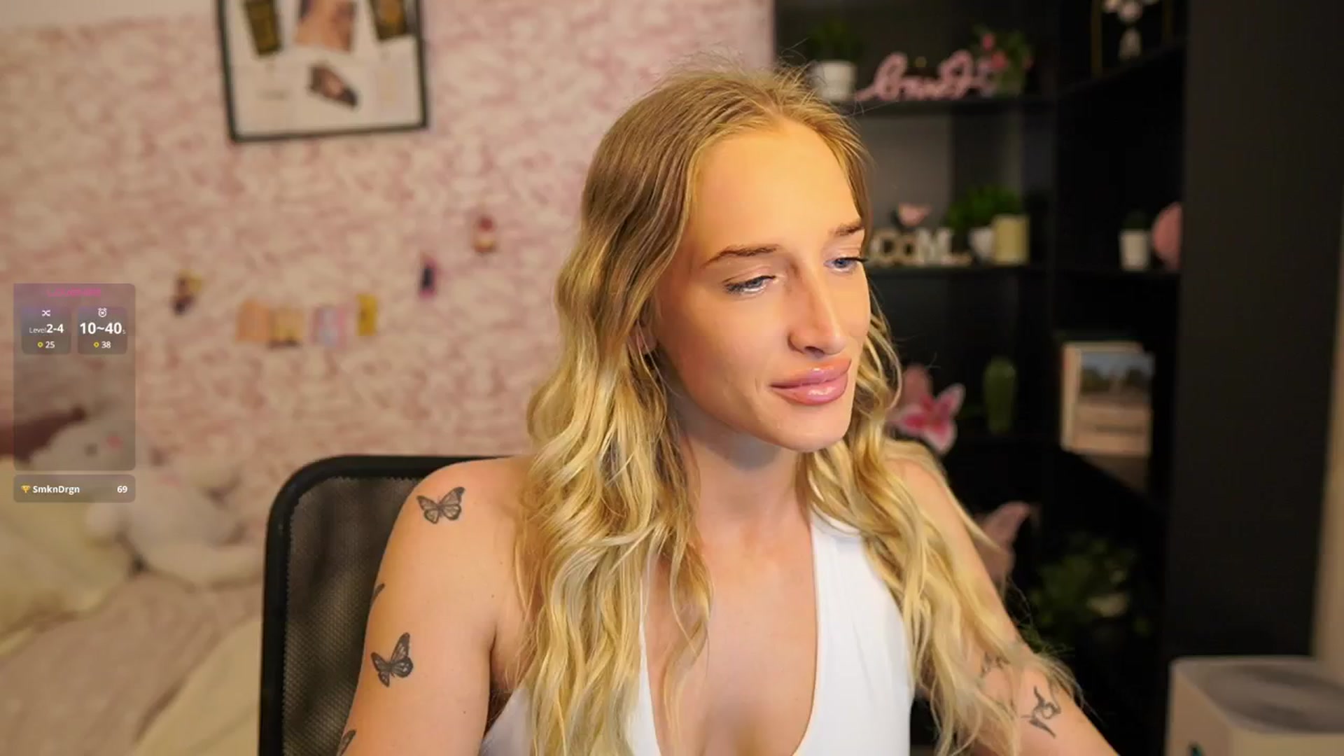 Gallery image thumbnail from NicoletteShea's myfreecams stream on, 05/29/2025, 13:59 image 6 of 20