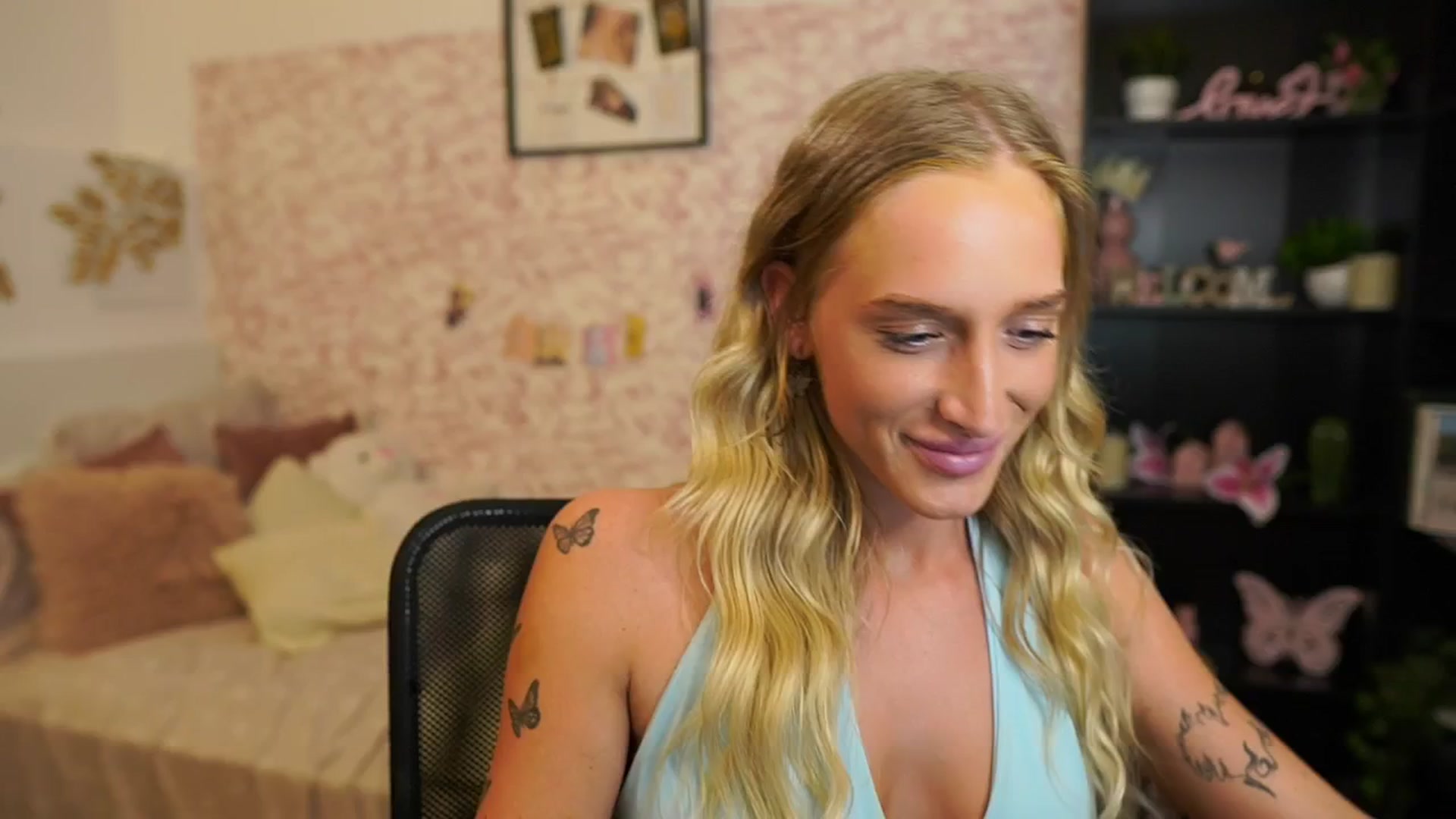 Gallery image thumbnail from NicoletteShea's myfreecams stream on, 06/06/2025, 11:47 image 14 of 20