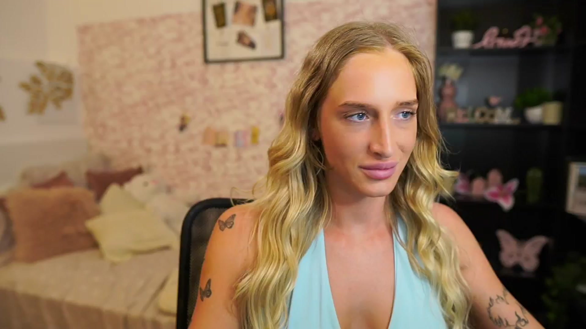 Gallery image thumbnail from NicoletteShea's myfreecams stream on, 06/06/2025, 11:47 image 10 of 20