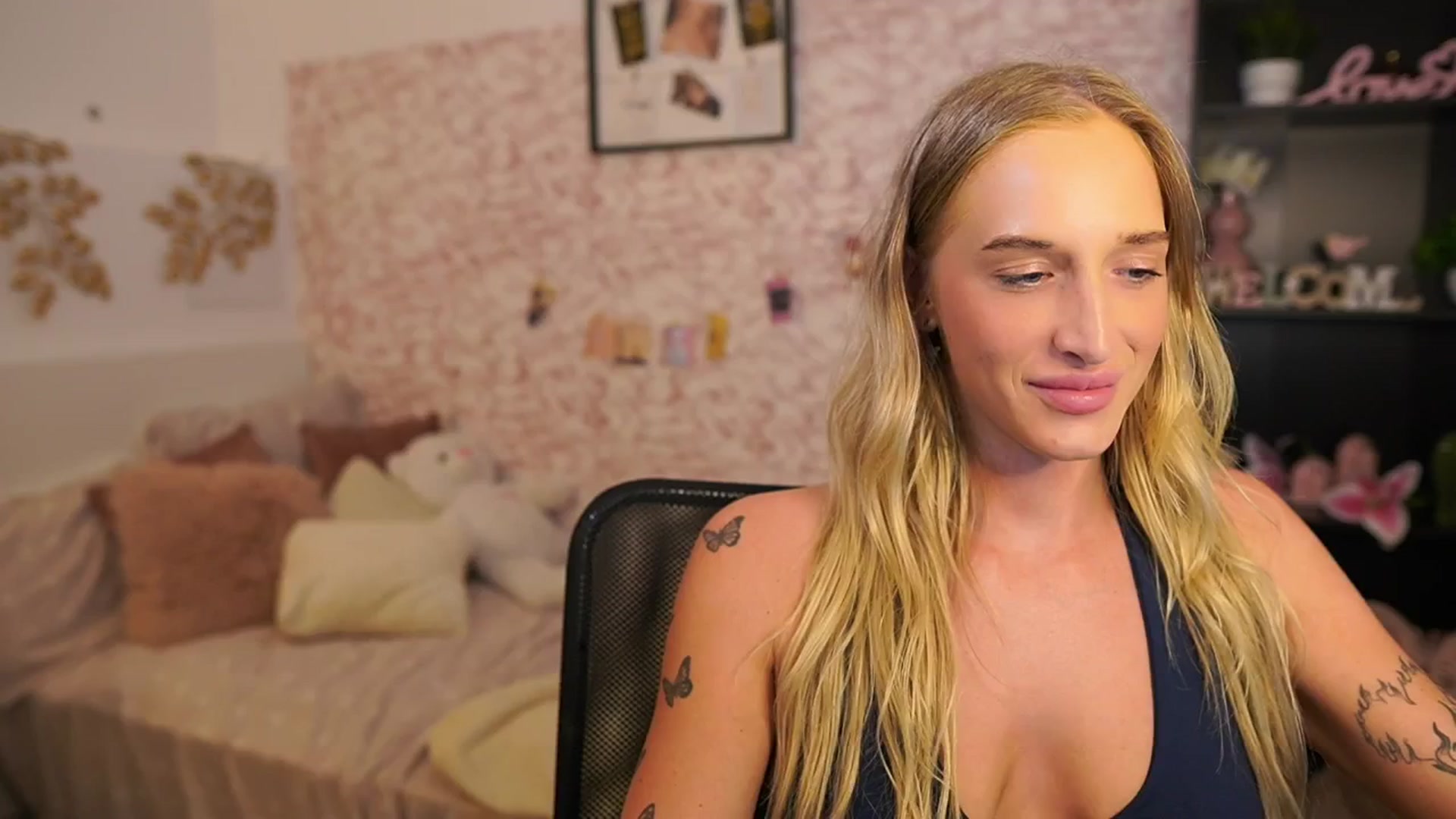Gallery image thumbnail from NicoletteShea's myfreecams stream on, 06/24/2025, 16:13 image 2 of 20