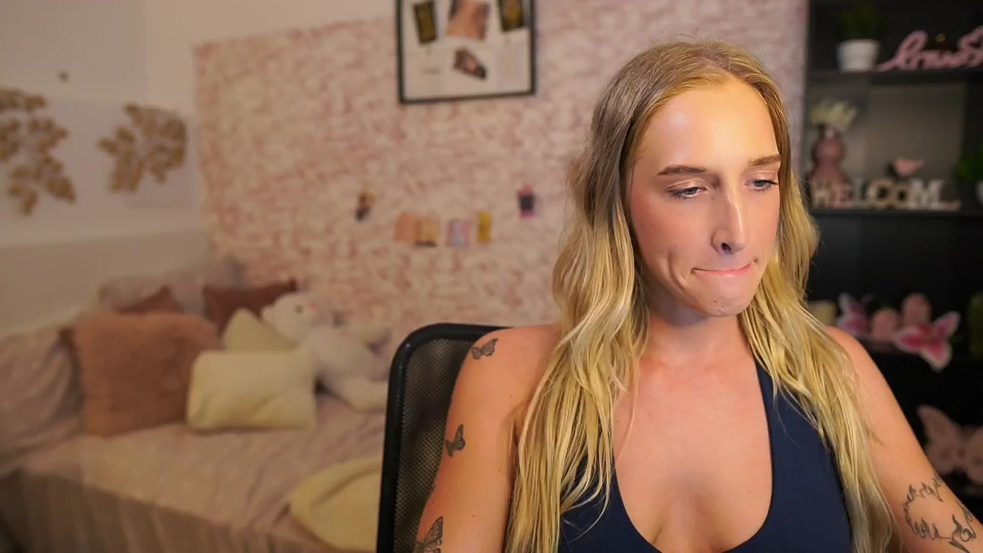 Gallery image thumbnail from NicoletteShea's myfreecams stream on, 06/24/2025, 17:09 image 4 of 20