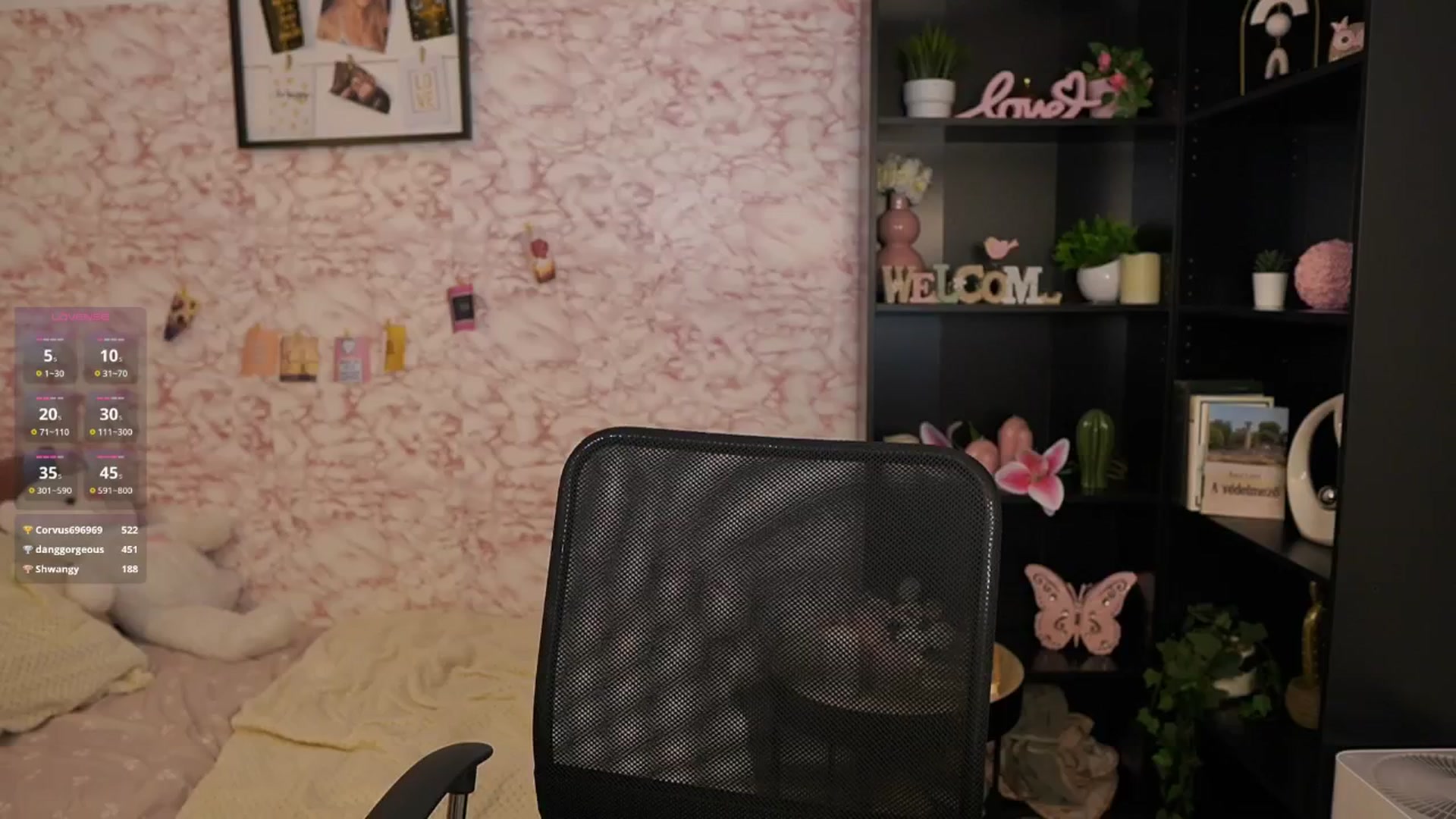 Gallery image thumbnail from NicoletteShea's myfreecams stream on, 06/29/2025, 17:35 image 15 of 20