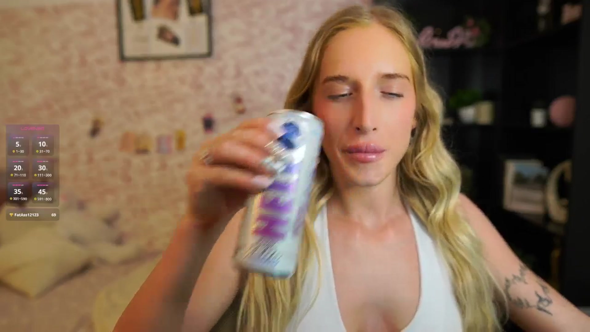 Gallery image thumbnail from NicoletteShea's myfreecams stream on, 07/01/2025, 13:35 image 4 of 20