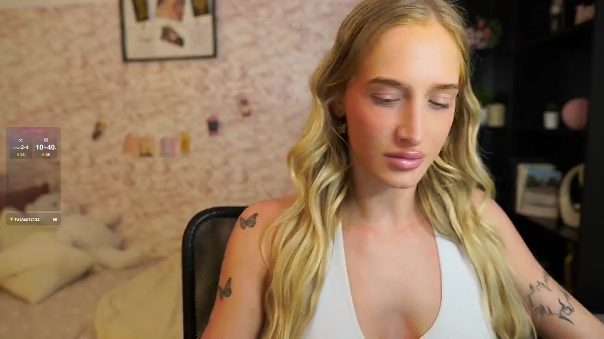 Gallery image thumbnail from NicoletteShea's myfreecams stream on, 07/01/2025, 13:35 image 2 of 20