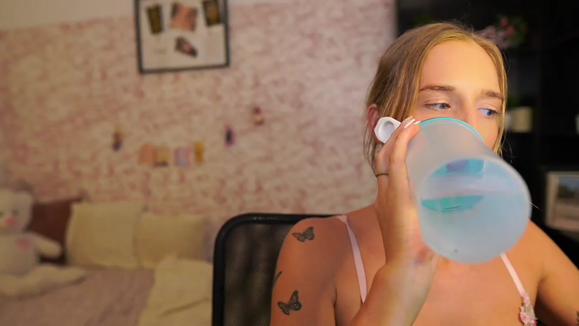 Gallery image thumbnail from NicoletteShea's myfreecams stream on, 07/03/2025, 14:59 image 13 of 20