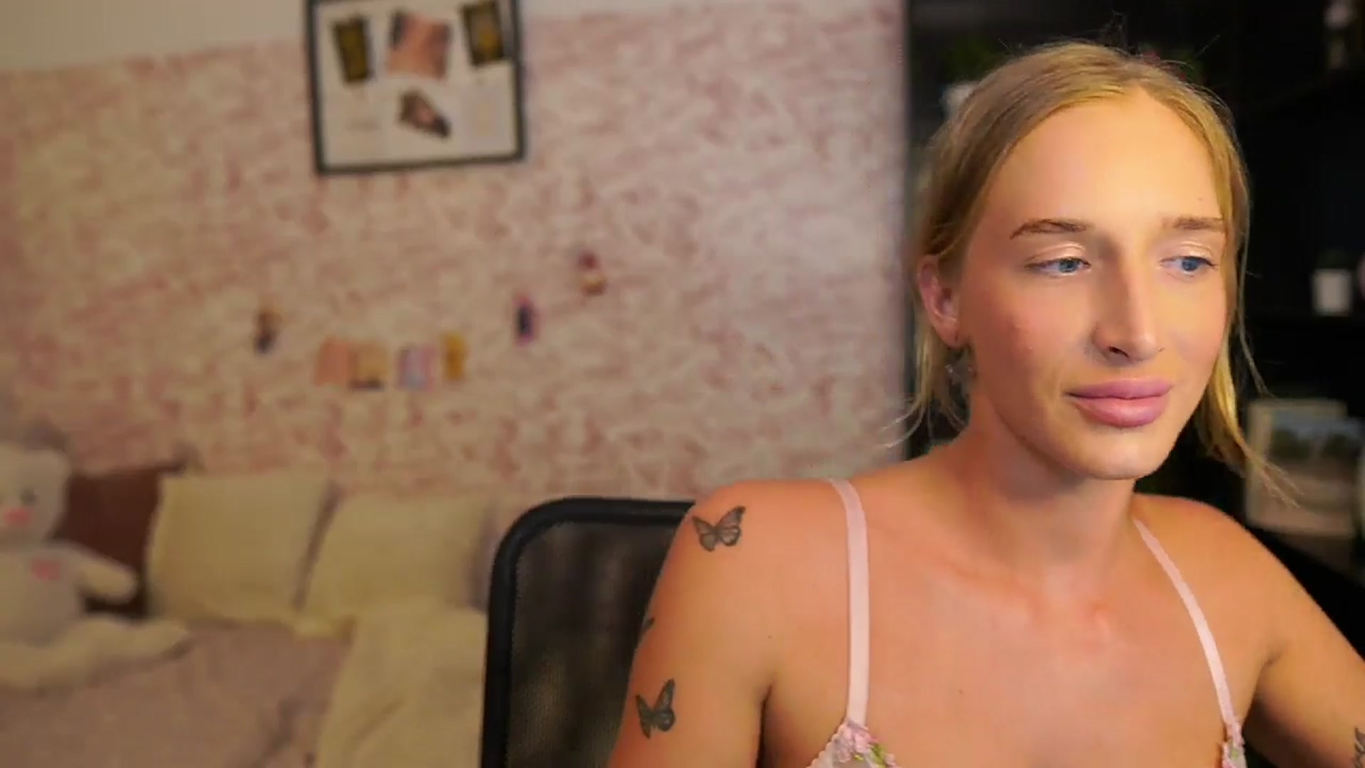 Gallery image thumbnail from NicoletteShea's myfreecams stream on, 07/03/2025, 16:06 image 12 of 20