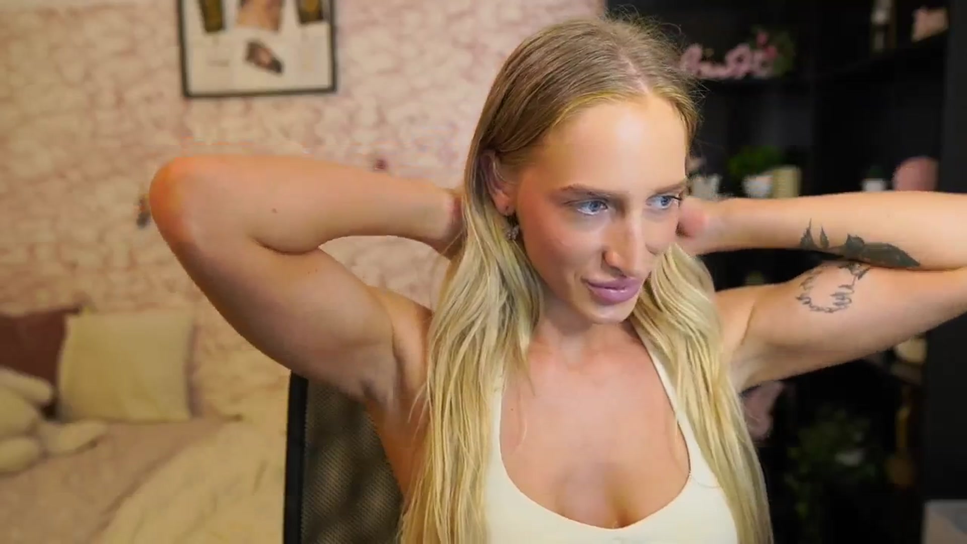 Gallery image thumbnail from NicoletteShea's myfreecams stream on, 07/07/2025, 14:33 image 18 of 20
