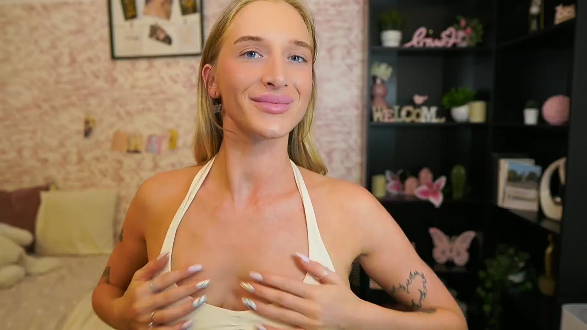 Gallery image thumbnail from NicoletteShea's myfreecams stream on, 07/07/2025, 18:00 image 6 of 20