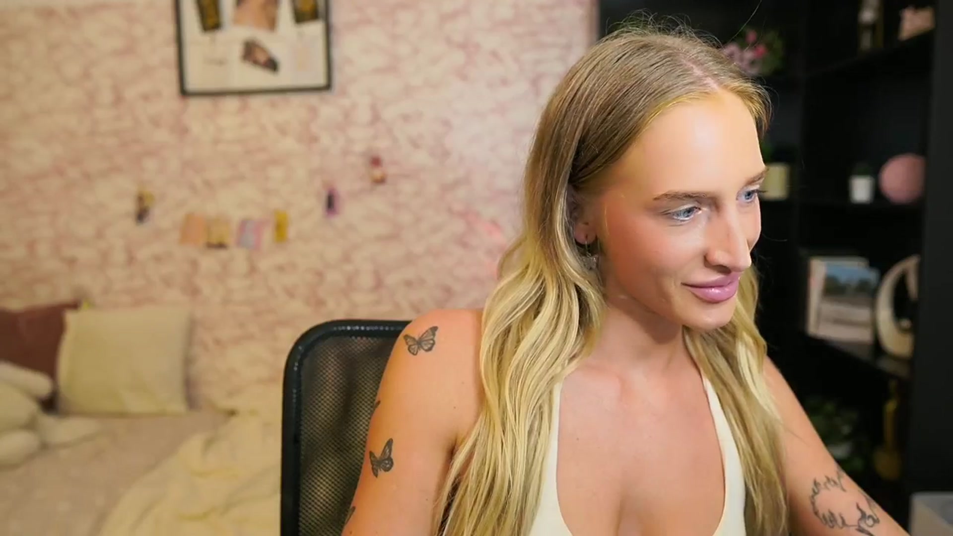 Gallery image thumbnail from NicoletteShea's myfreecams stream on, 07/07/2025, 18:00 image 3 of 20