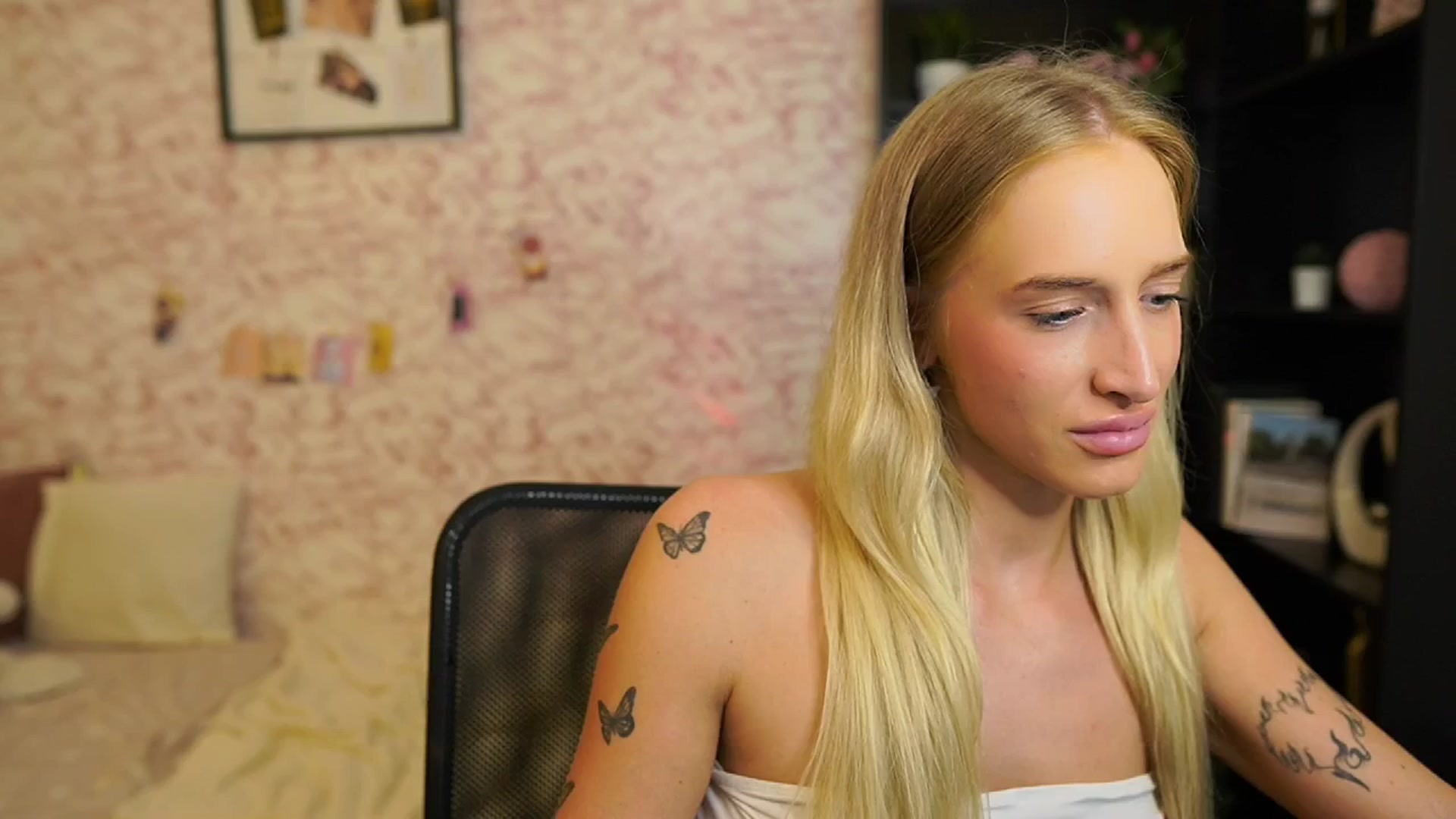 Gallery image thumbnail from NicoletteShea's myfreecams stream on, 07/09/2025, 16:10 image 2 of 20