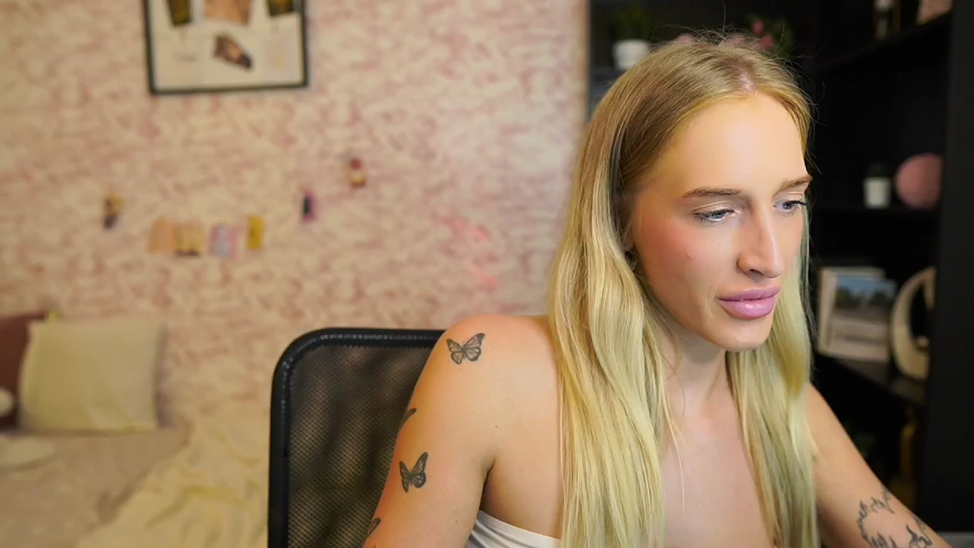 Gallery image thumbnail from NicoletteShea's myfreecams stream on, 07/09/2025, 16:10 image 20 of 20